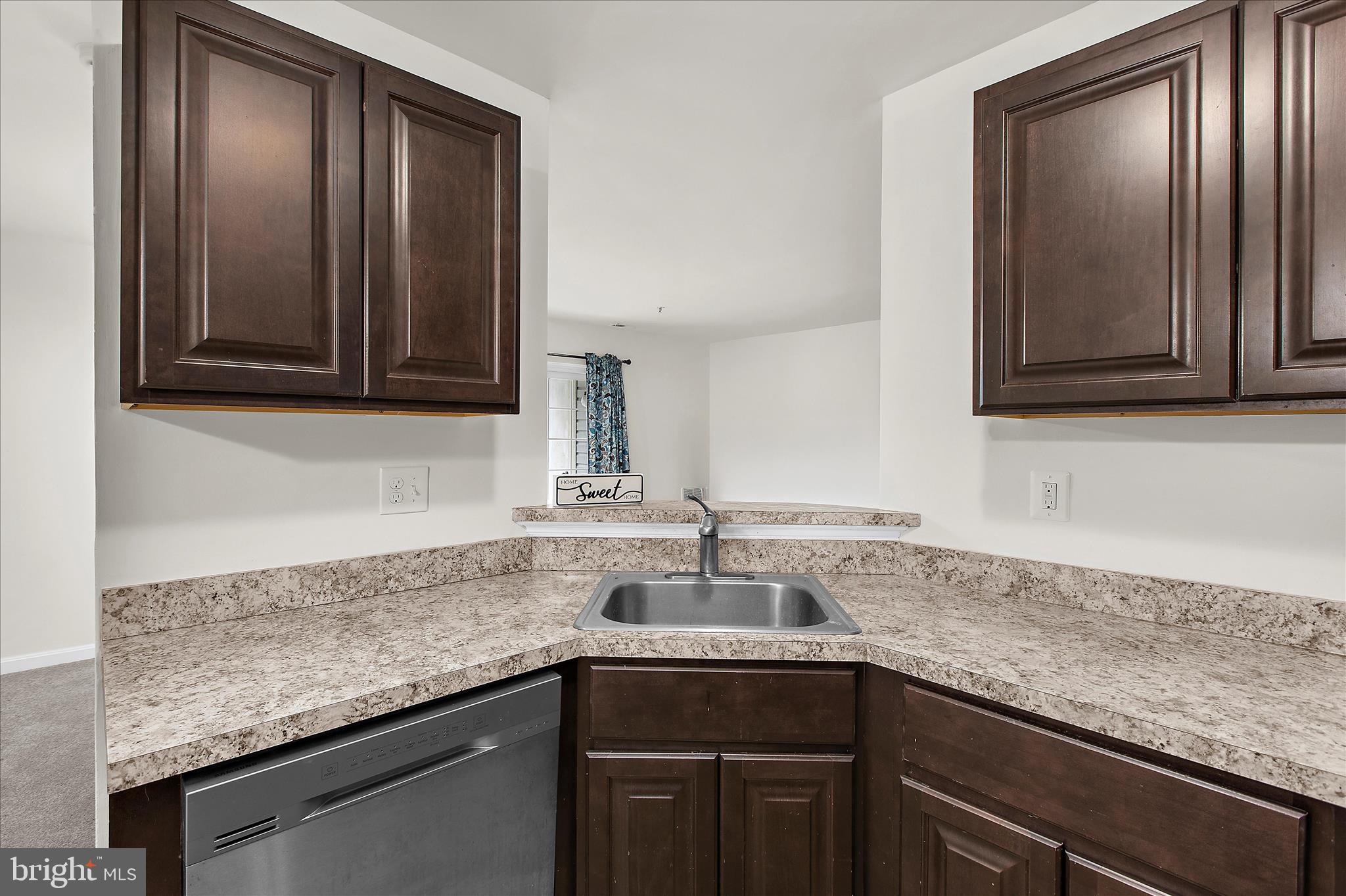 CROMWELL FOUNTAIN - Residential