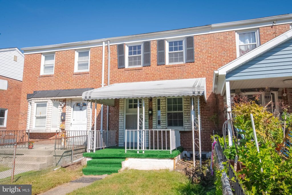 Photo of 724 Middlesex Rd, ESSEX, MD 21221 (MLS # MDBC2139516)
