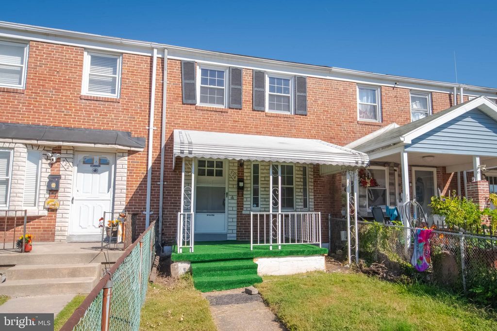 Photo of 724 Middlesex Rd, ESSEX, MD 21221 (MLS # MDBC2139516)