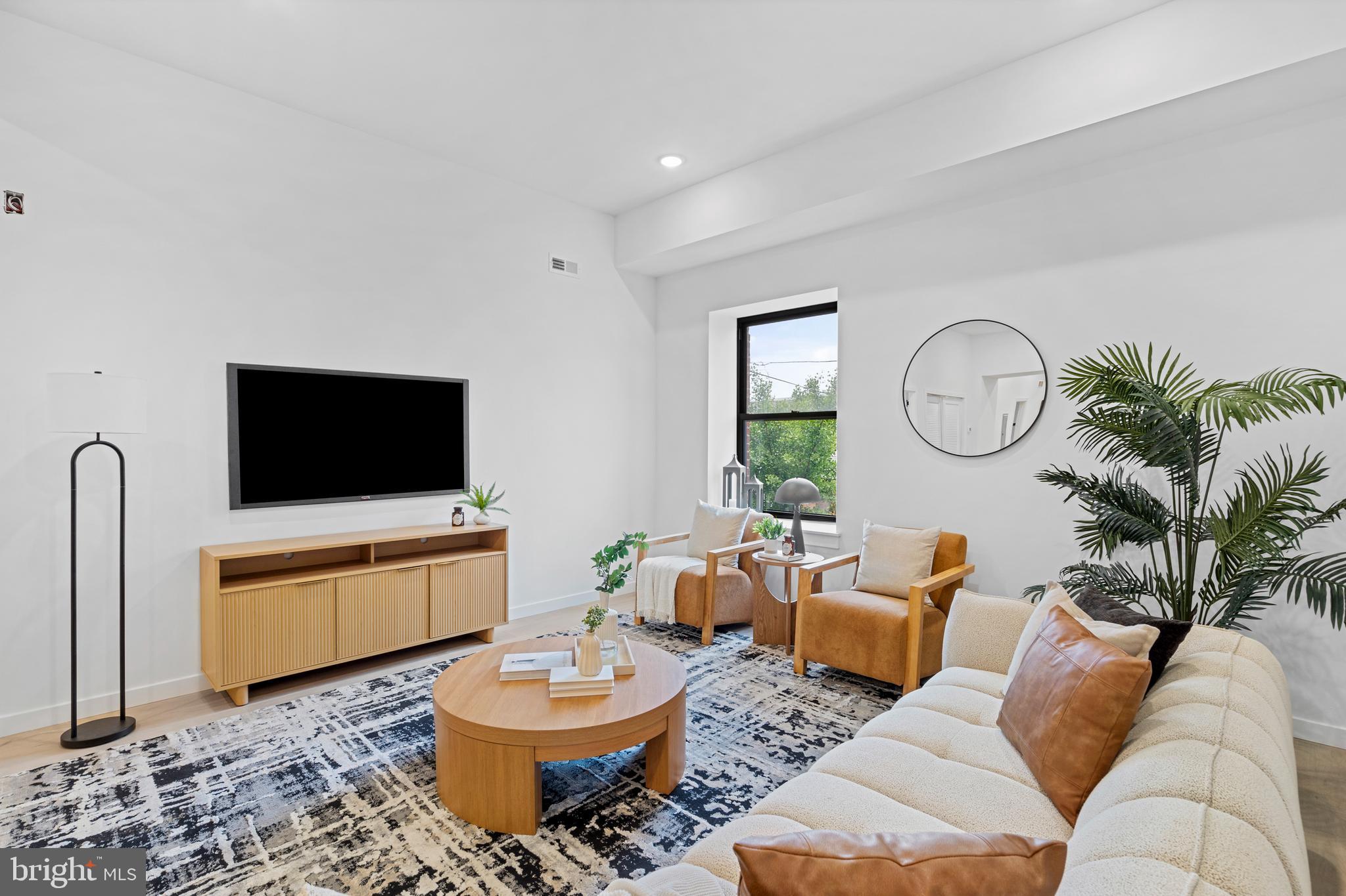 PORT RICHMOND - Residential Lease