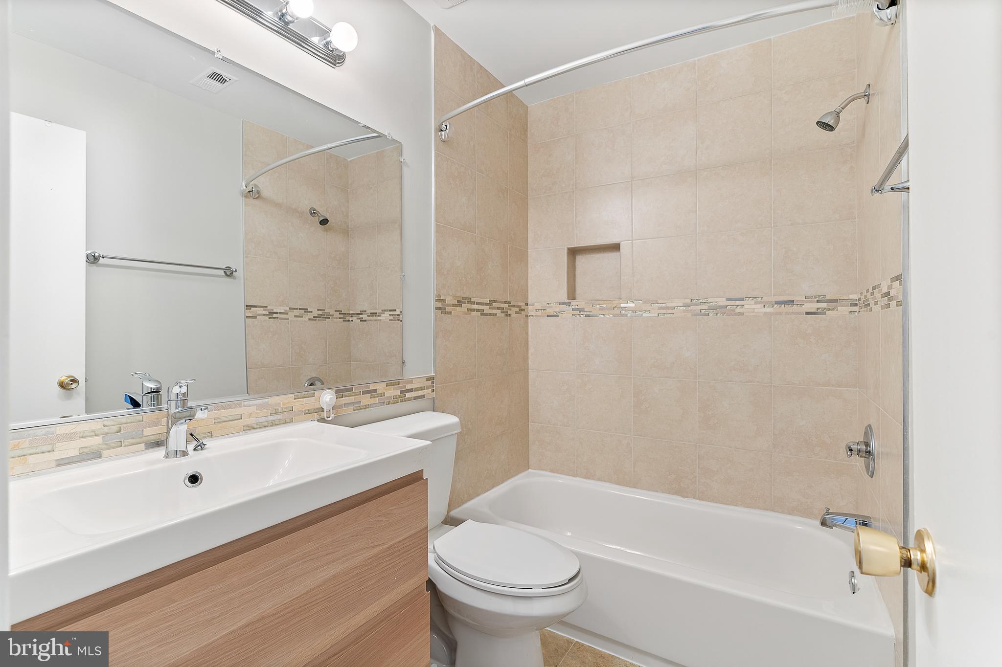 WATERFORD - Residential Lease