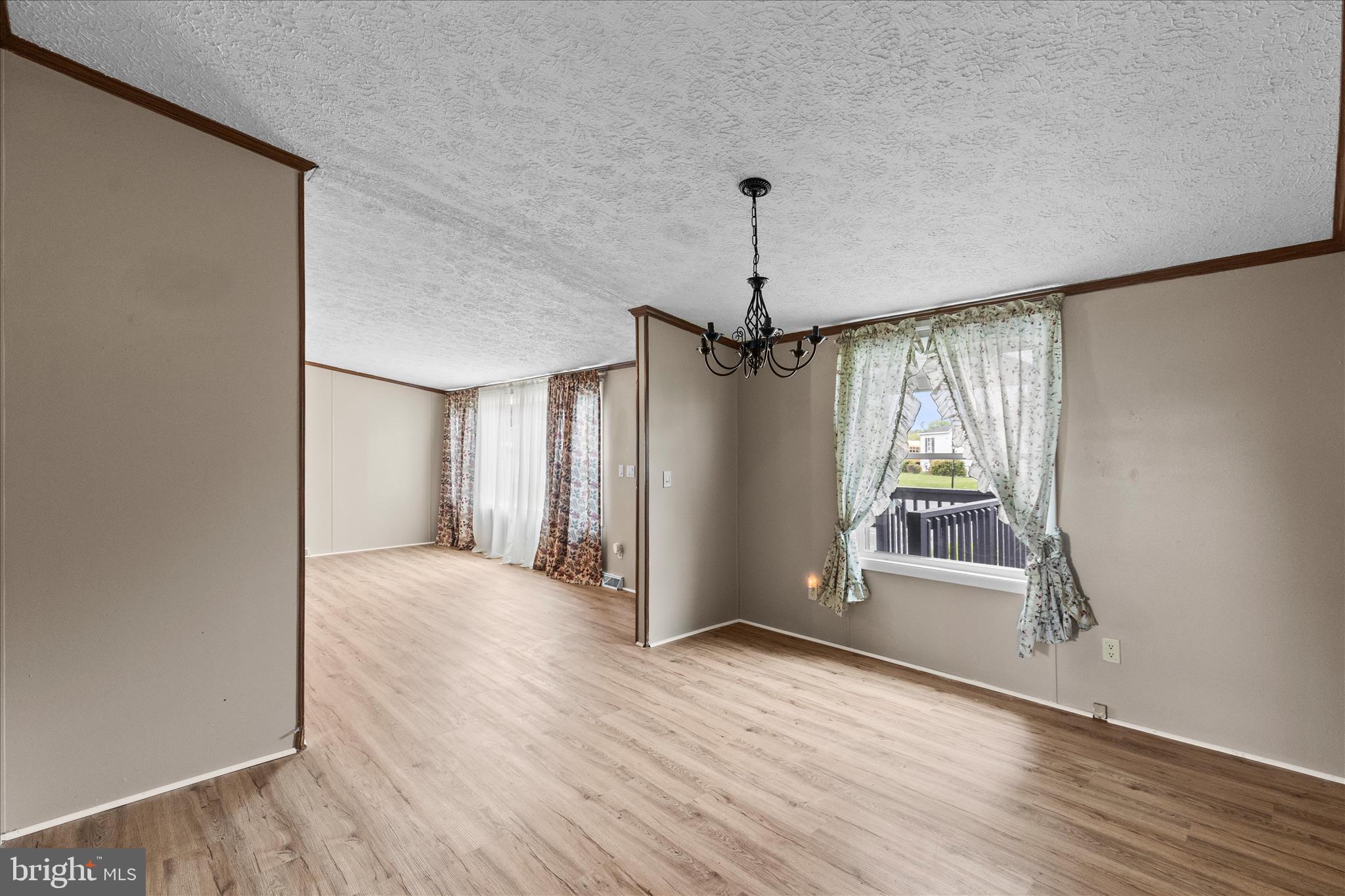 TALL OAKS MHP - Residential