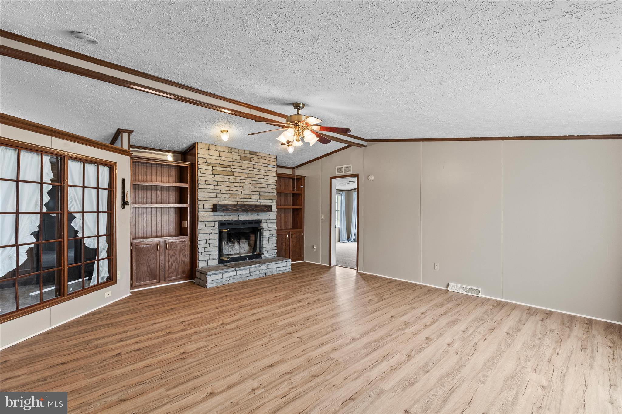 TALL OAKS MHP - Residential