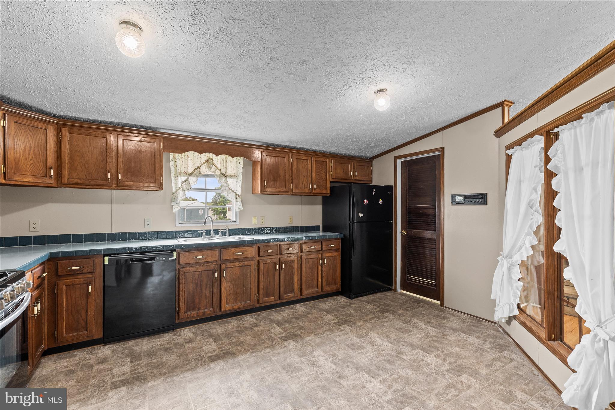 TALL OAKS MHP - Residential