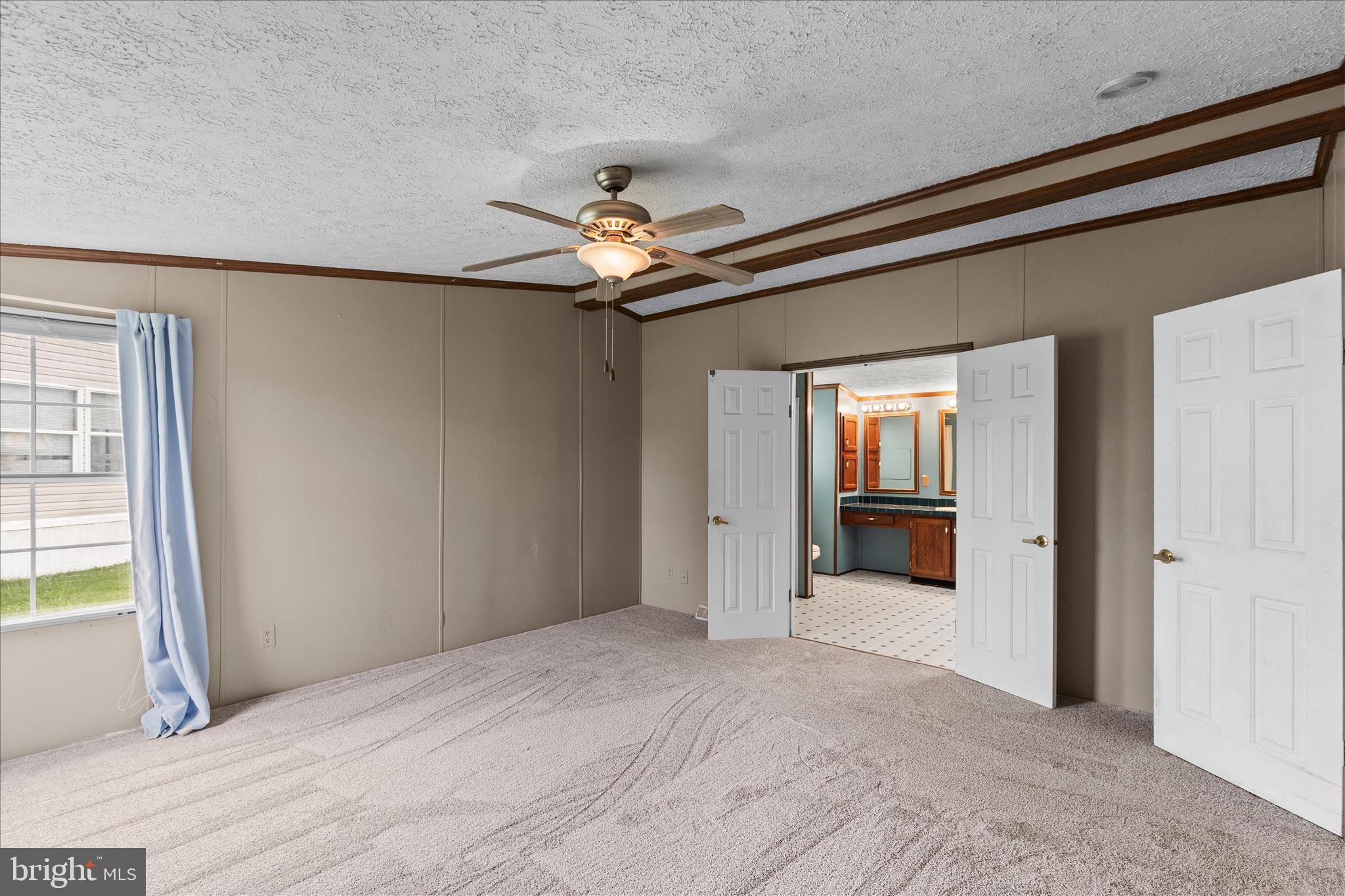TALL OAKS MHP - Residential