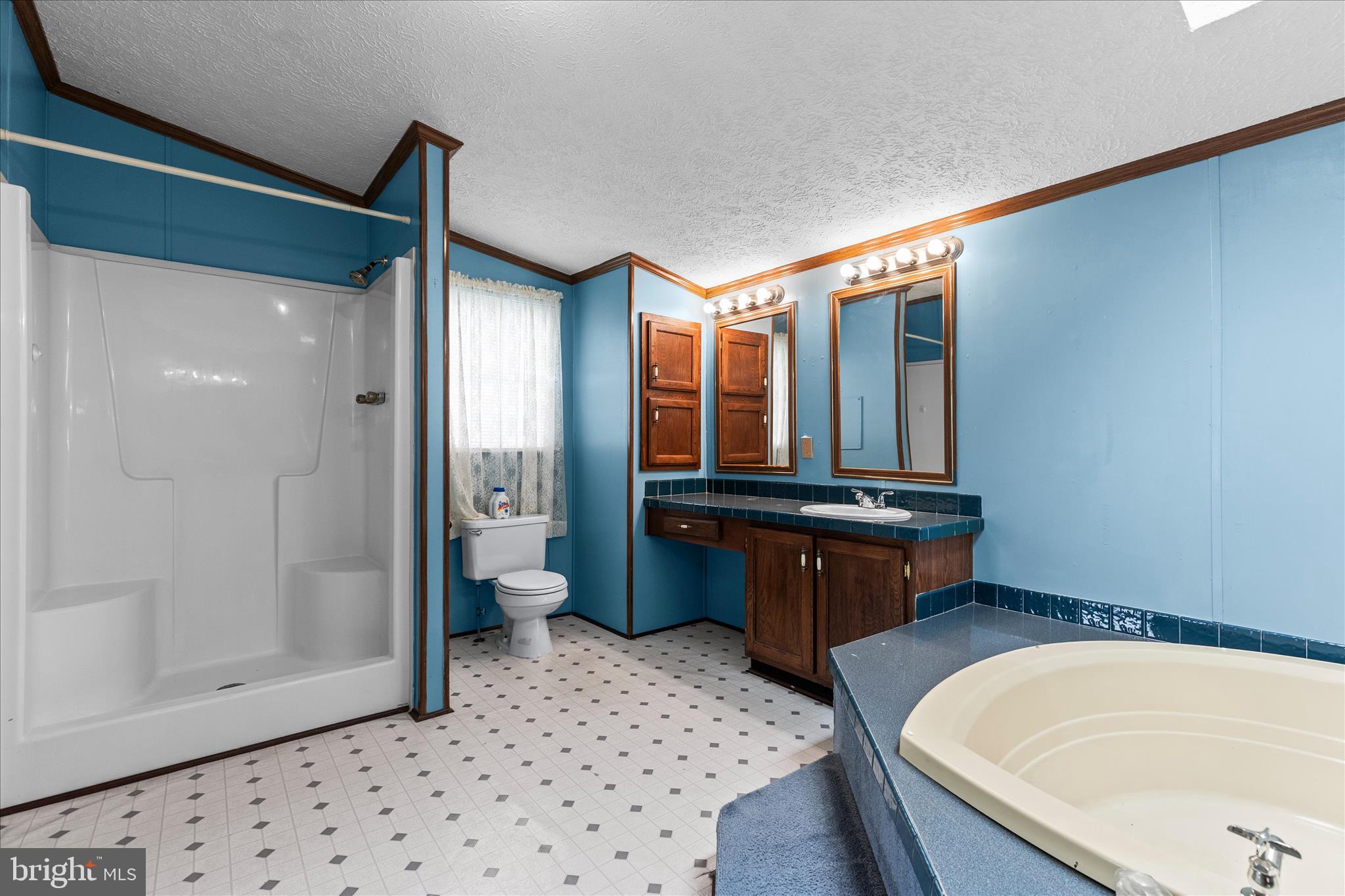 TALL OAKS MHP - Residential