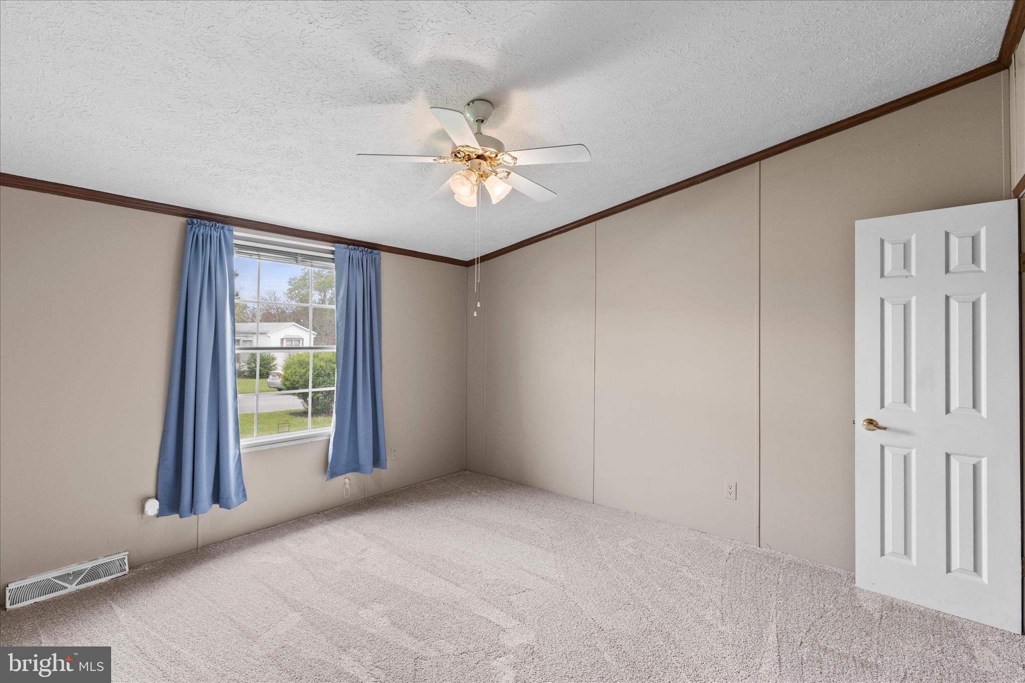 TALL OAKS MHP - Residential