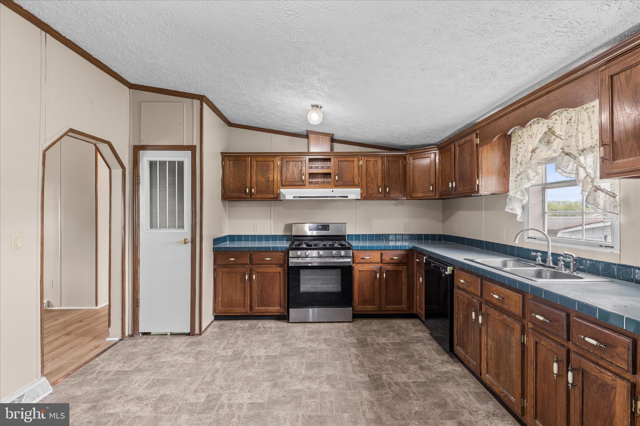 TALL OAKS MHP - Residential