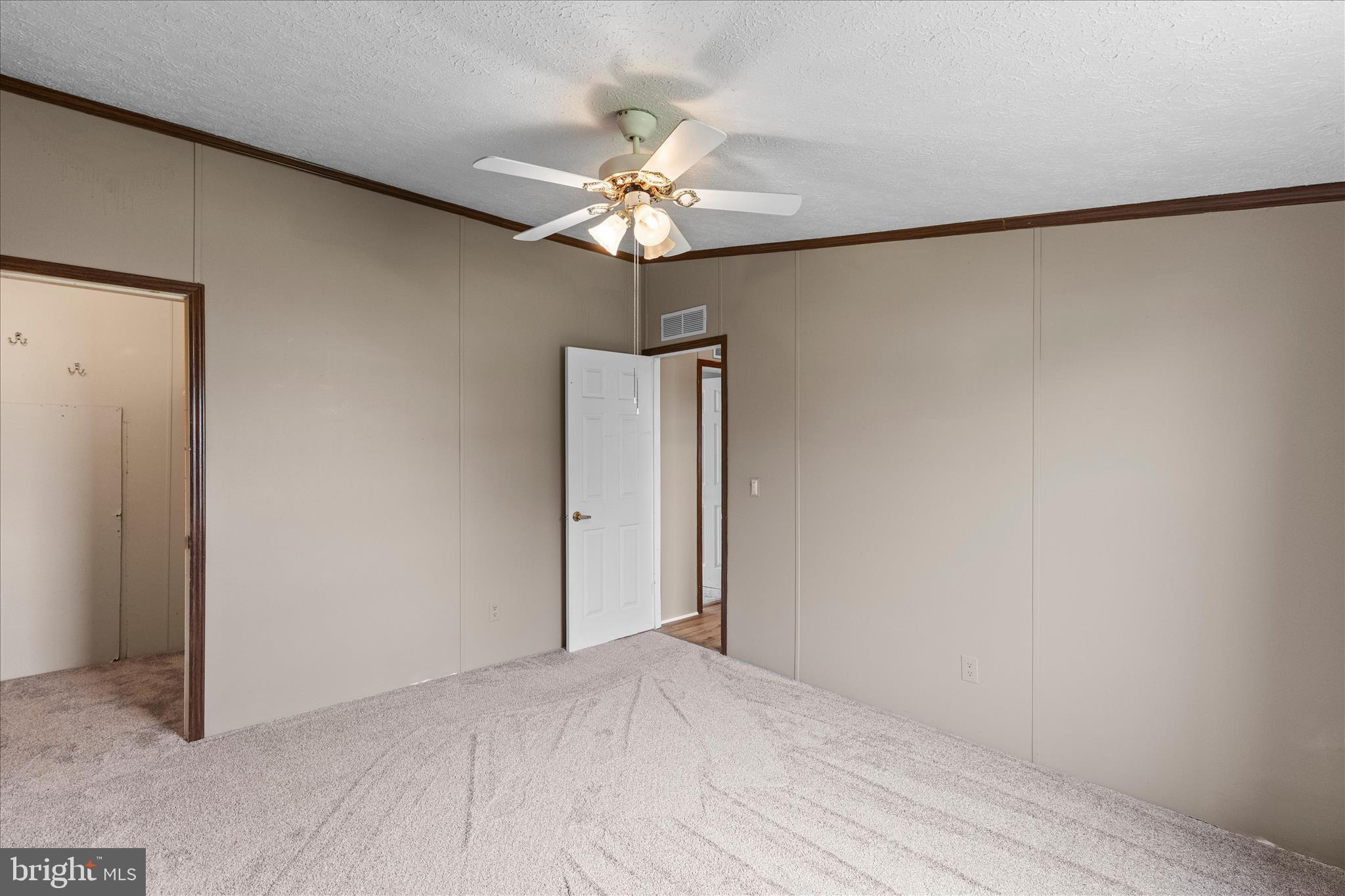 TALL OAKS MHP - Residential