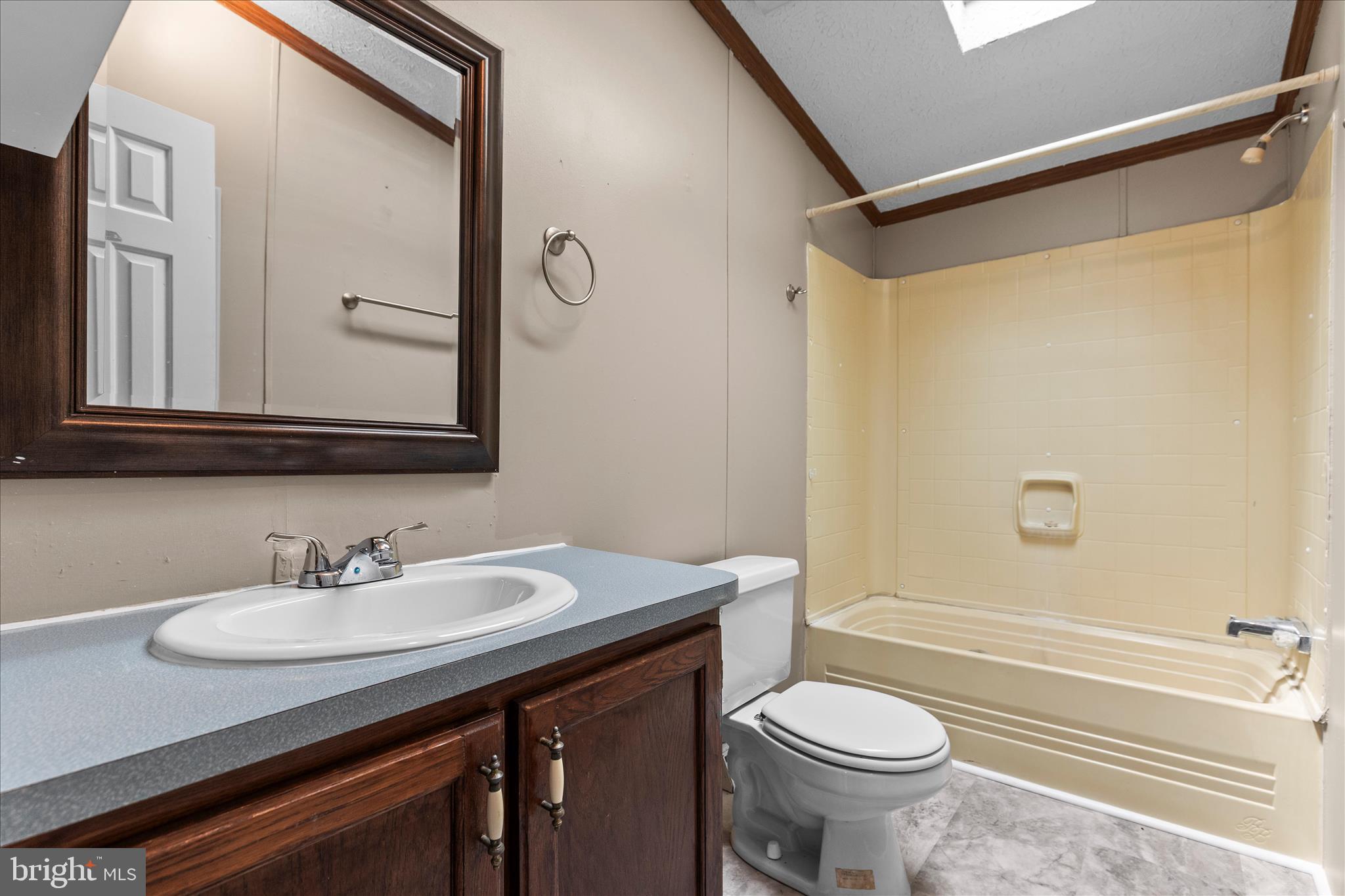 TALL OAKS MHP - Residential