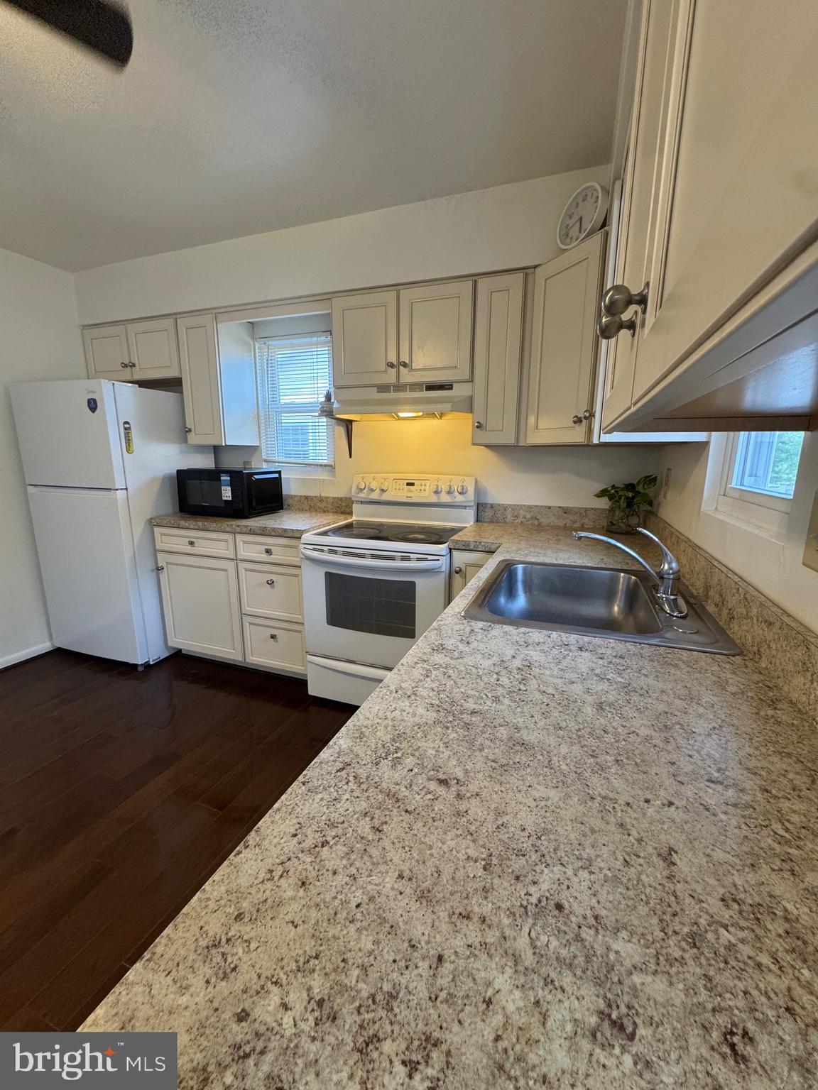 LAUREL - Residential