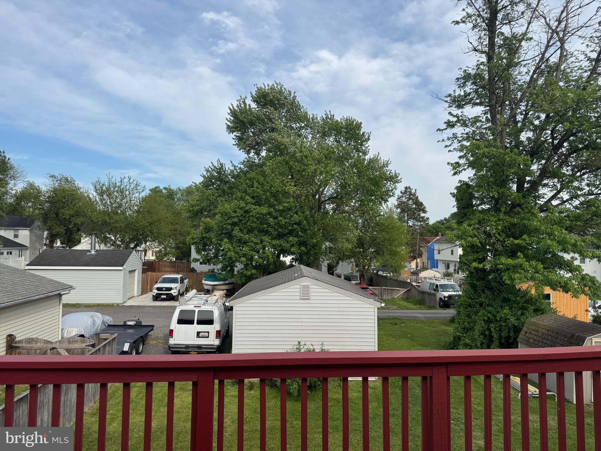 LAUREL - Residential