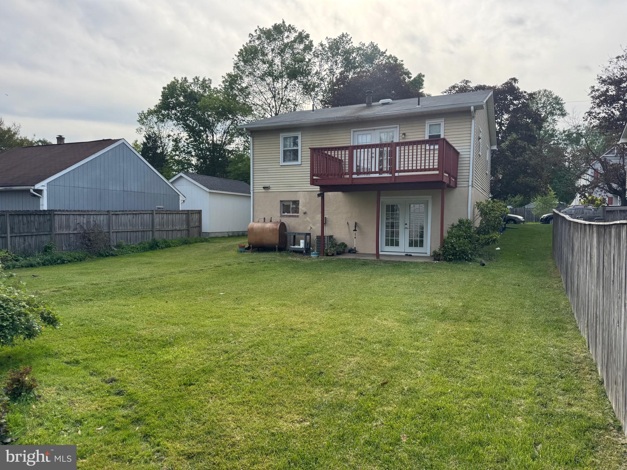 LAUREL - Residential