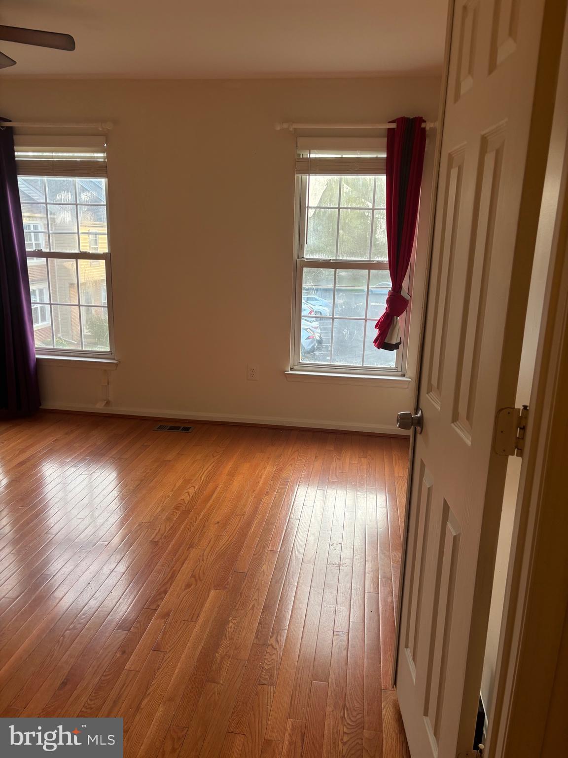 ROLLING BROOK - Residential Lease