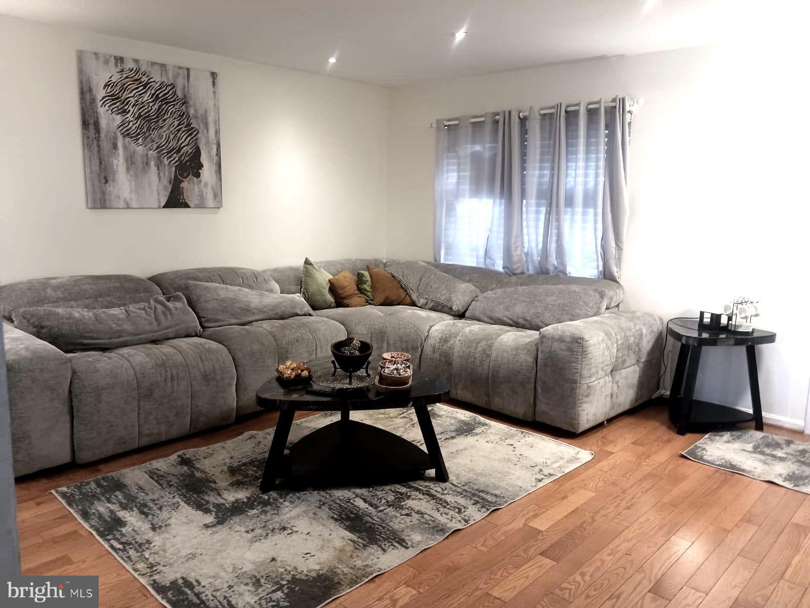 ROLLING BROOK - Residential Lease