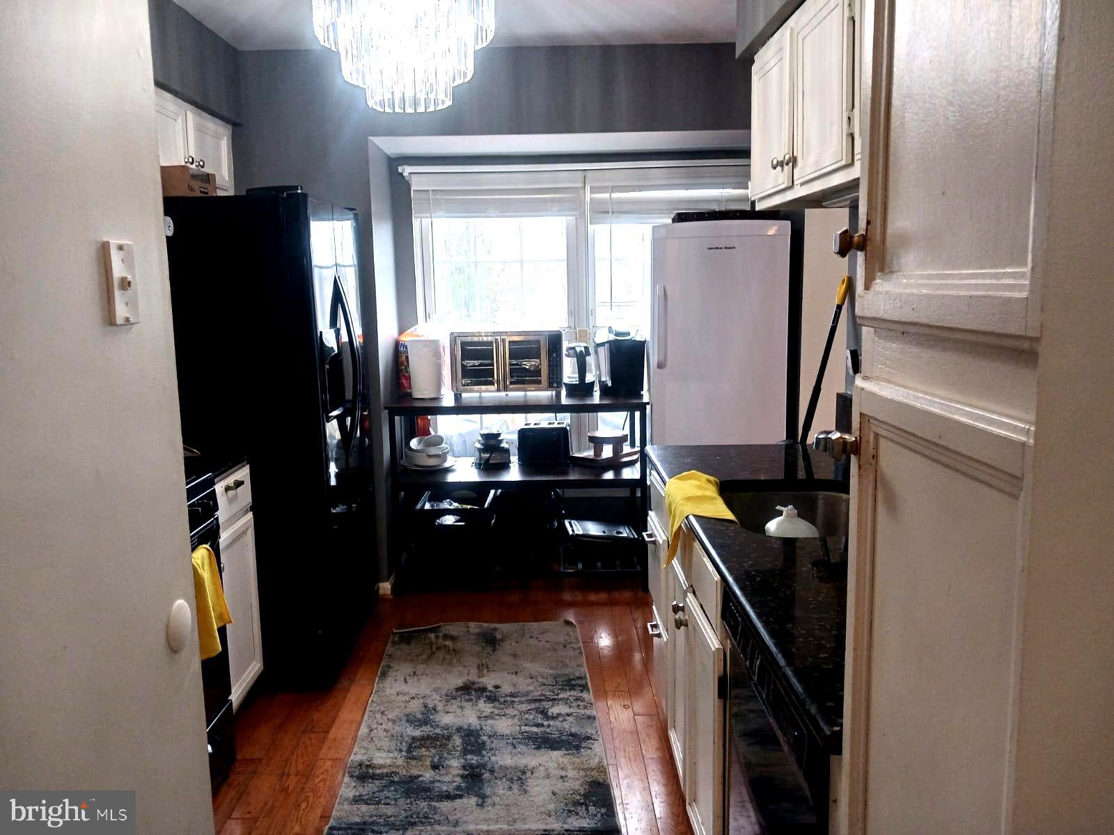 ROLLING BROOK - Residential Lease