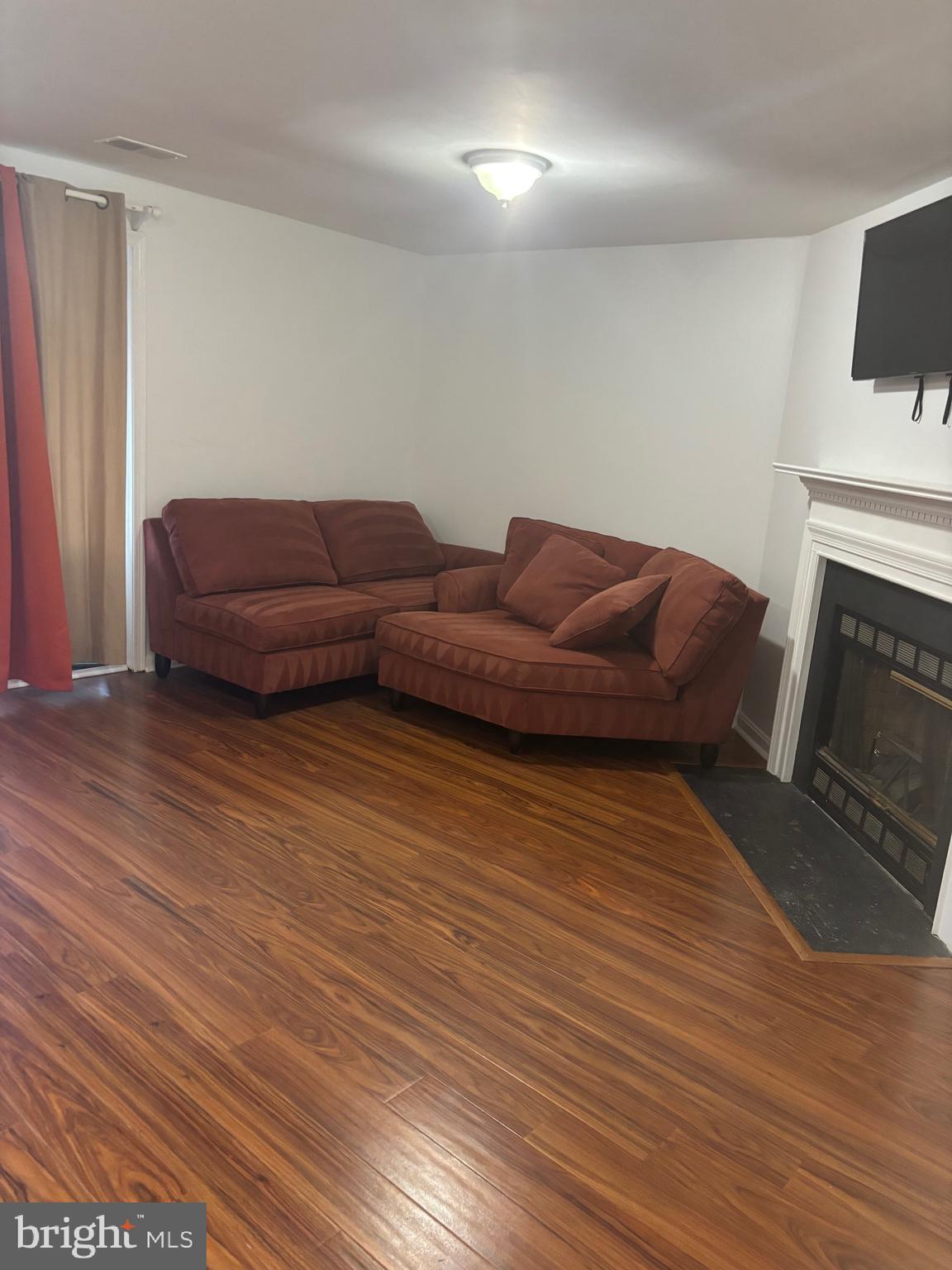 ROLLING BROOK - Residential Lease