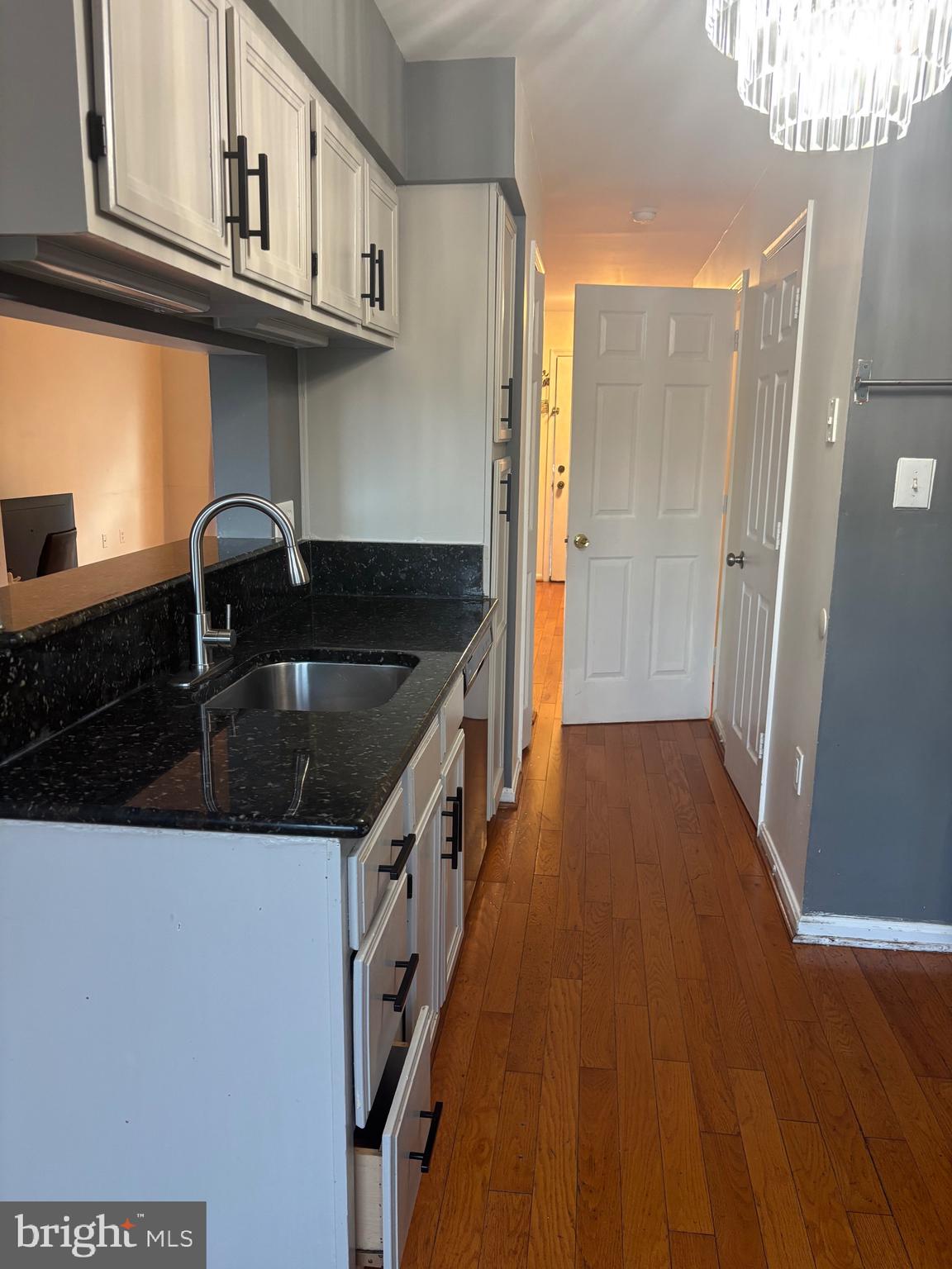 ROLLING BROOK - Residential Lease