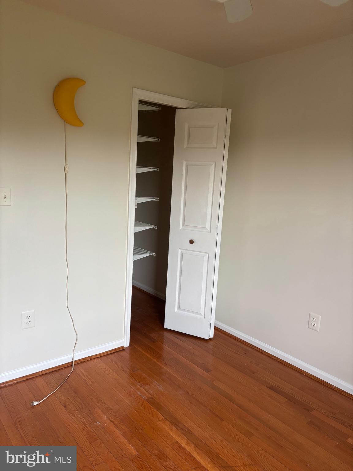 ROLLING BROOK - Residential Lease