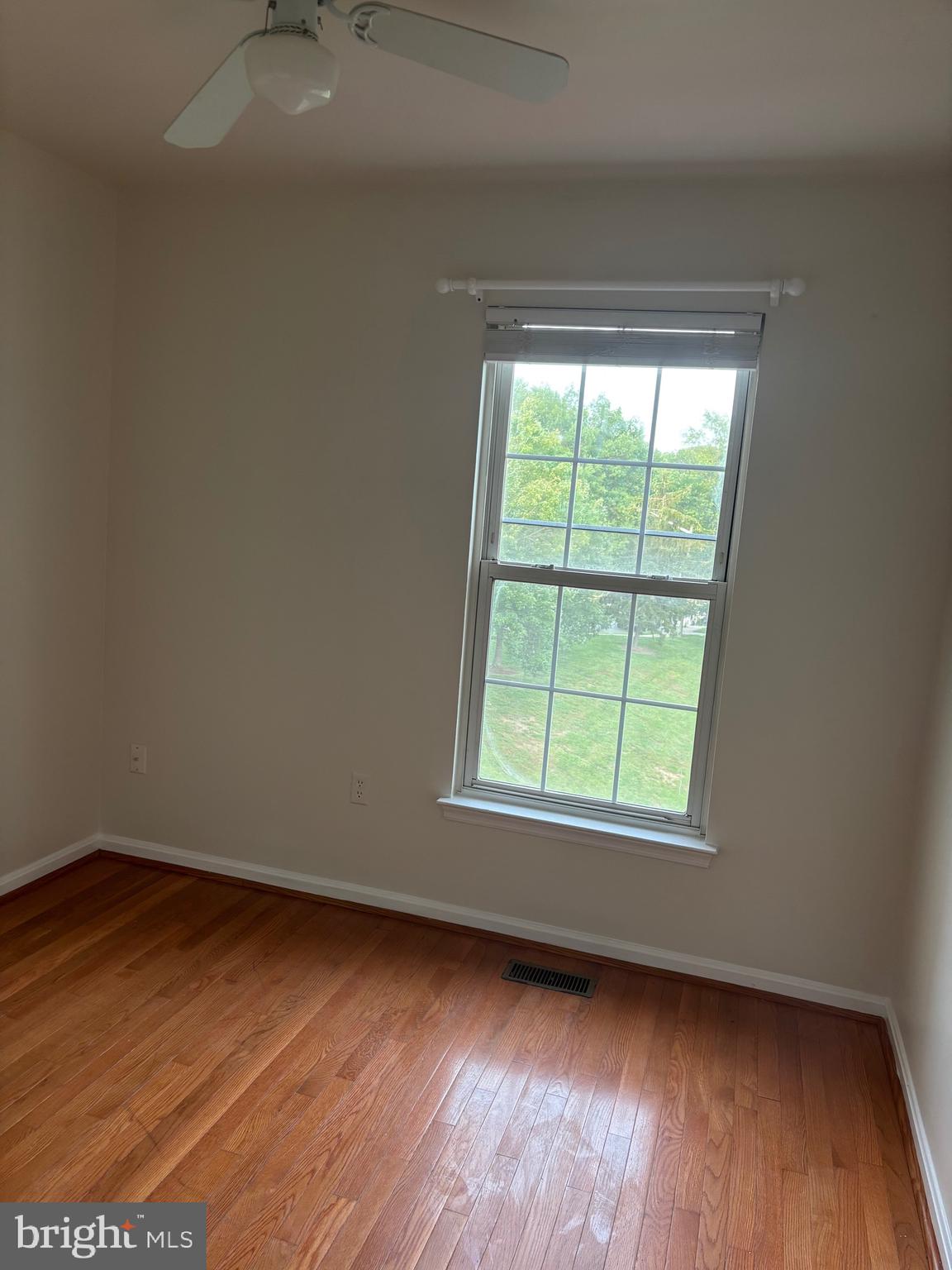 ROLLING BROOK - Residential Lease