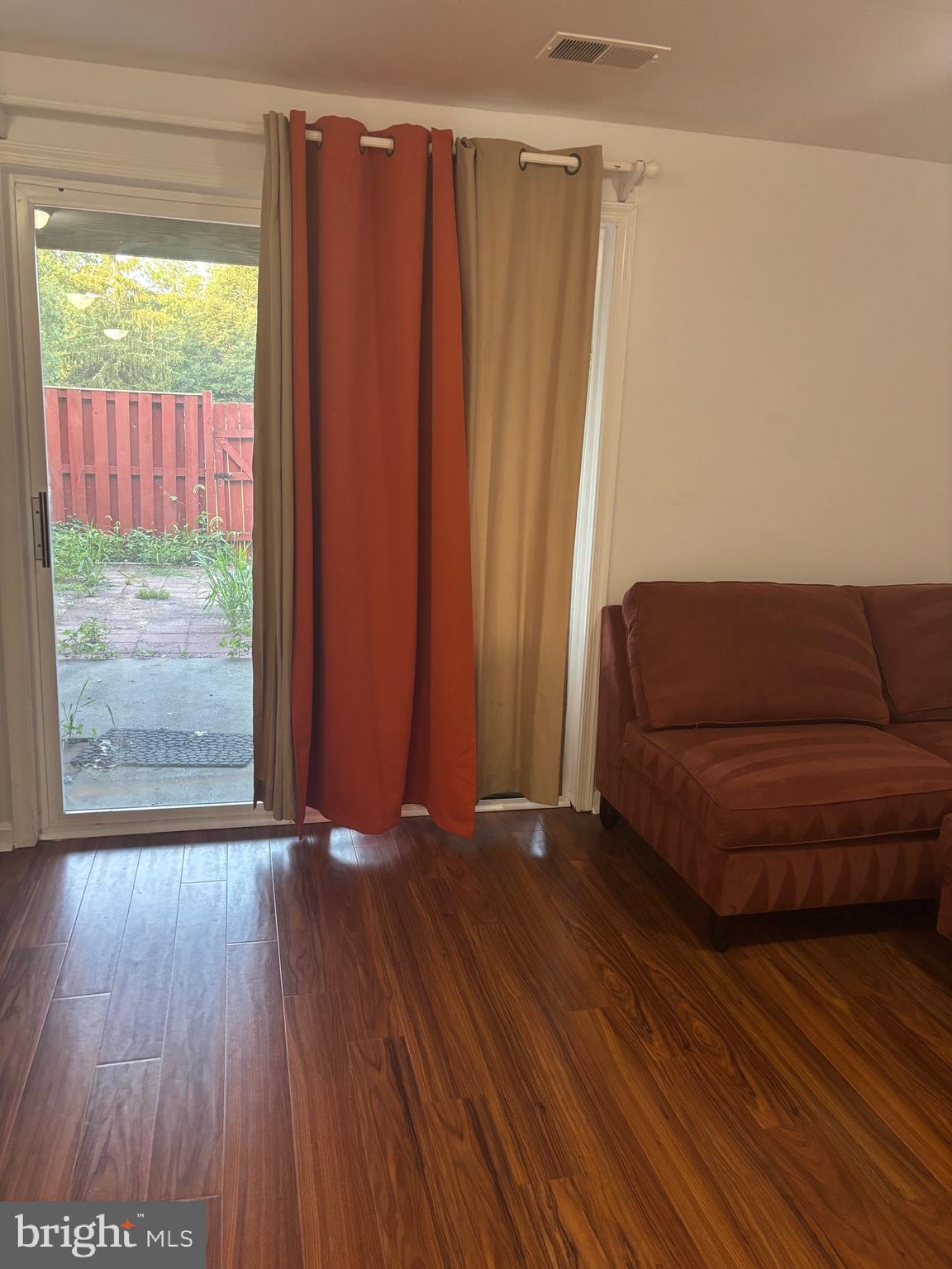 ROLLING BROOK - Residential Lease