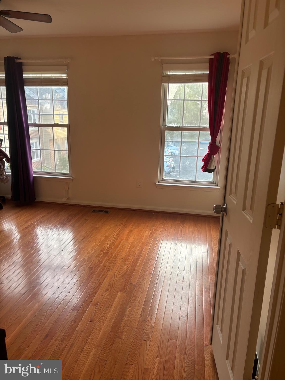 ROLLING BROOK - Residential Lease