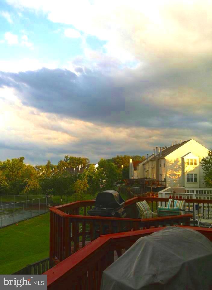 ROLLING BROOK - Residential Lease