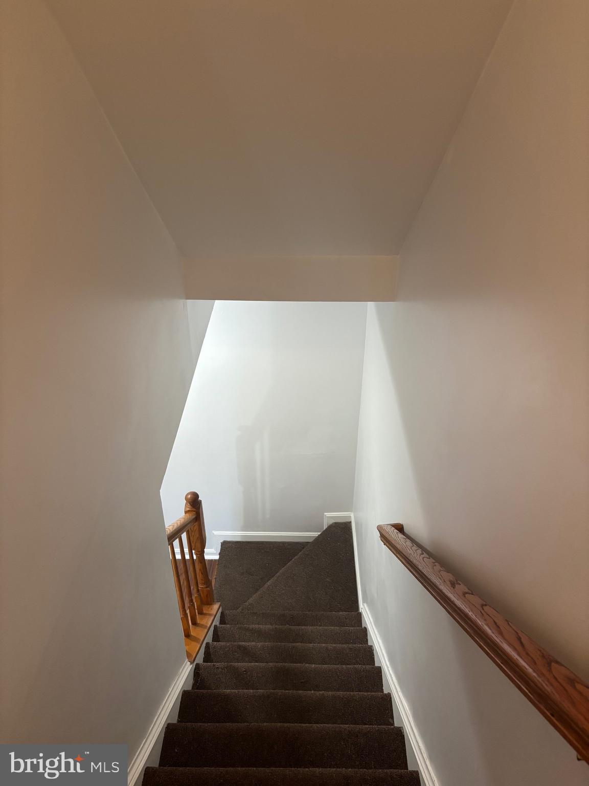 ROLLING BROOK - Residential Lease