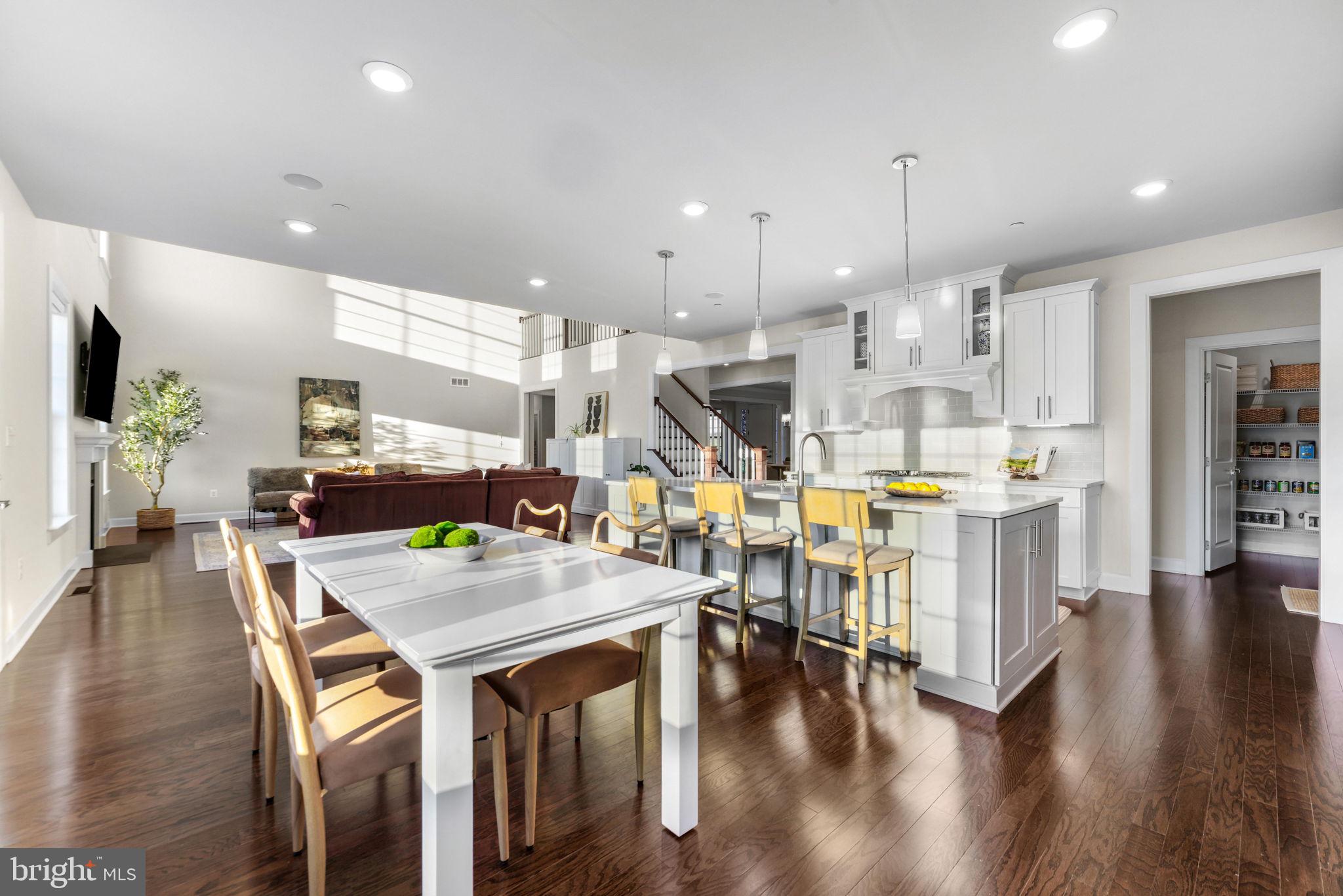 THE ESTATES AT MILL CREEK - Residential