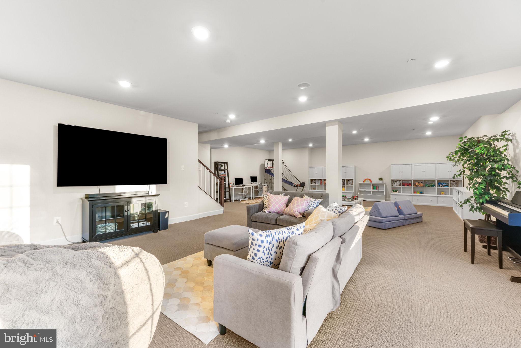 THE ESTATES AT MILL CREEK - Residential