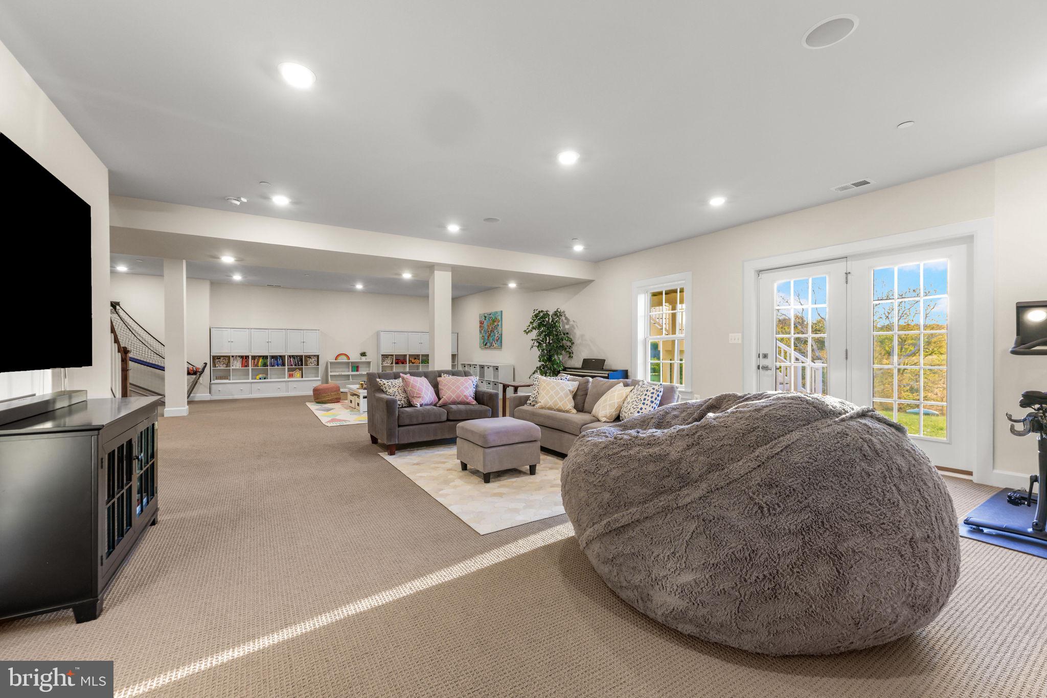 THE ESTATES AT MILL CREEK - Residential