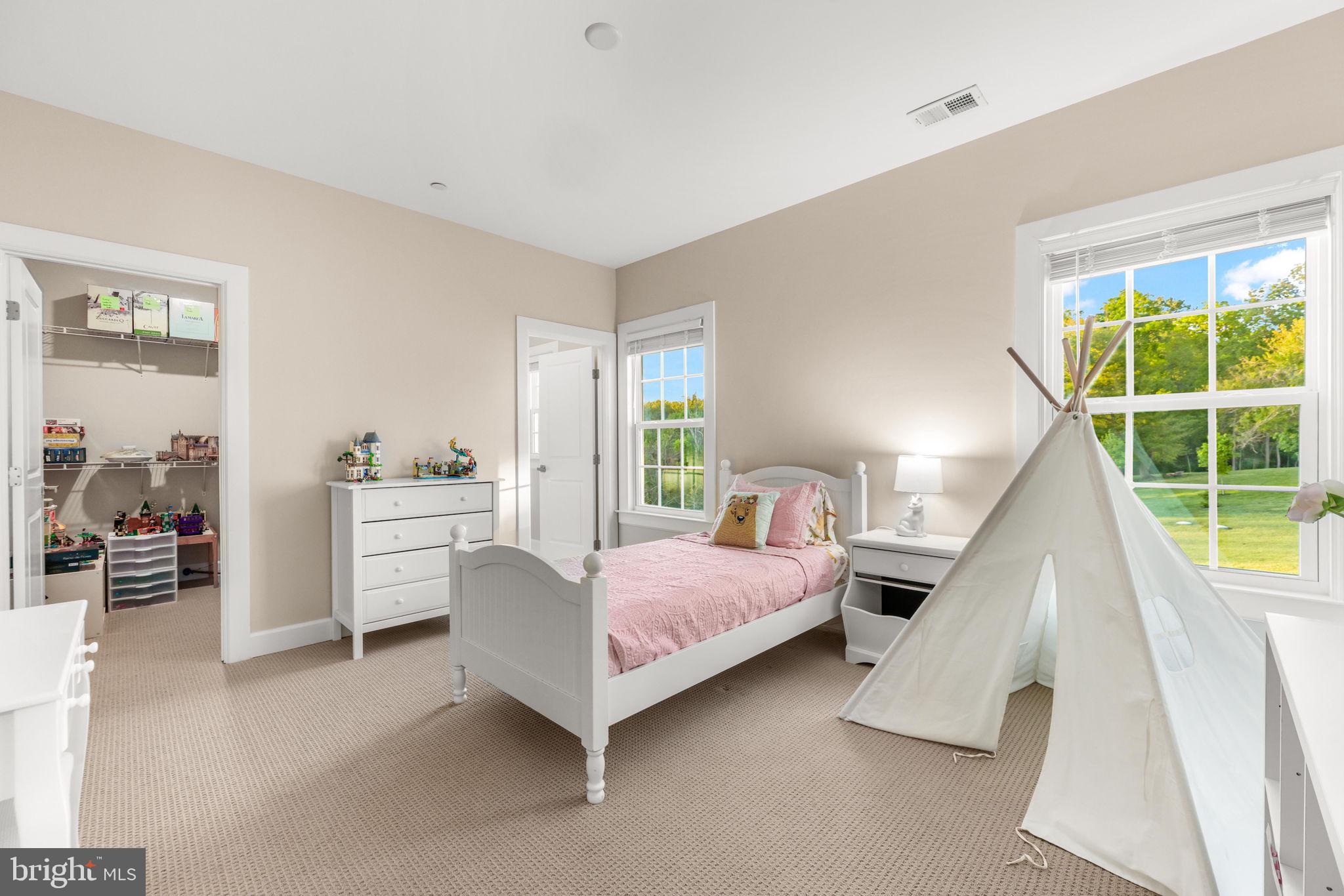 THE ESTATES AT MILL CREEK - Residential