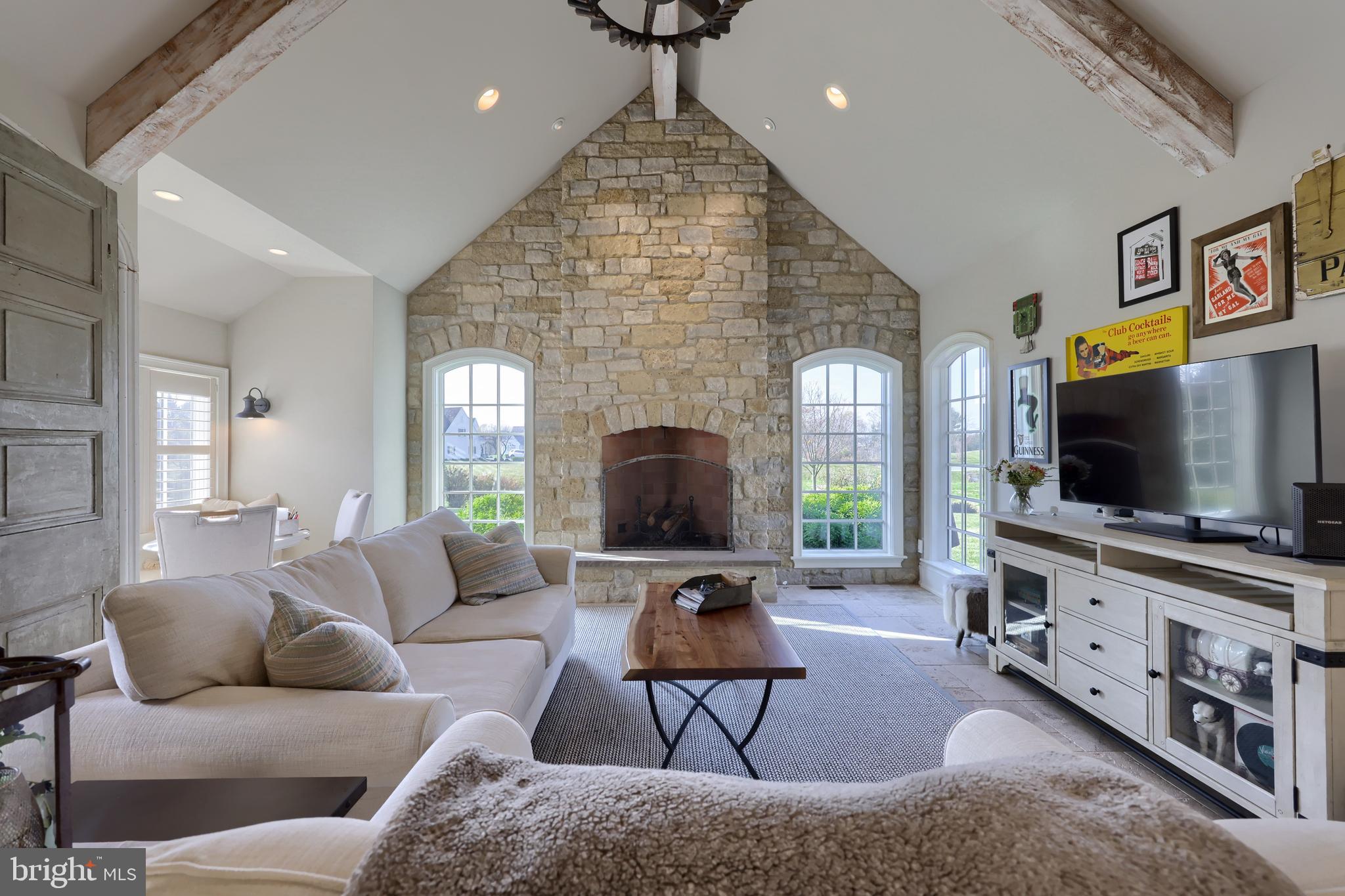 FARM ON QUARRY ROAD - Residential