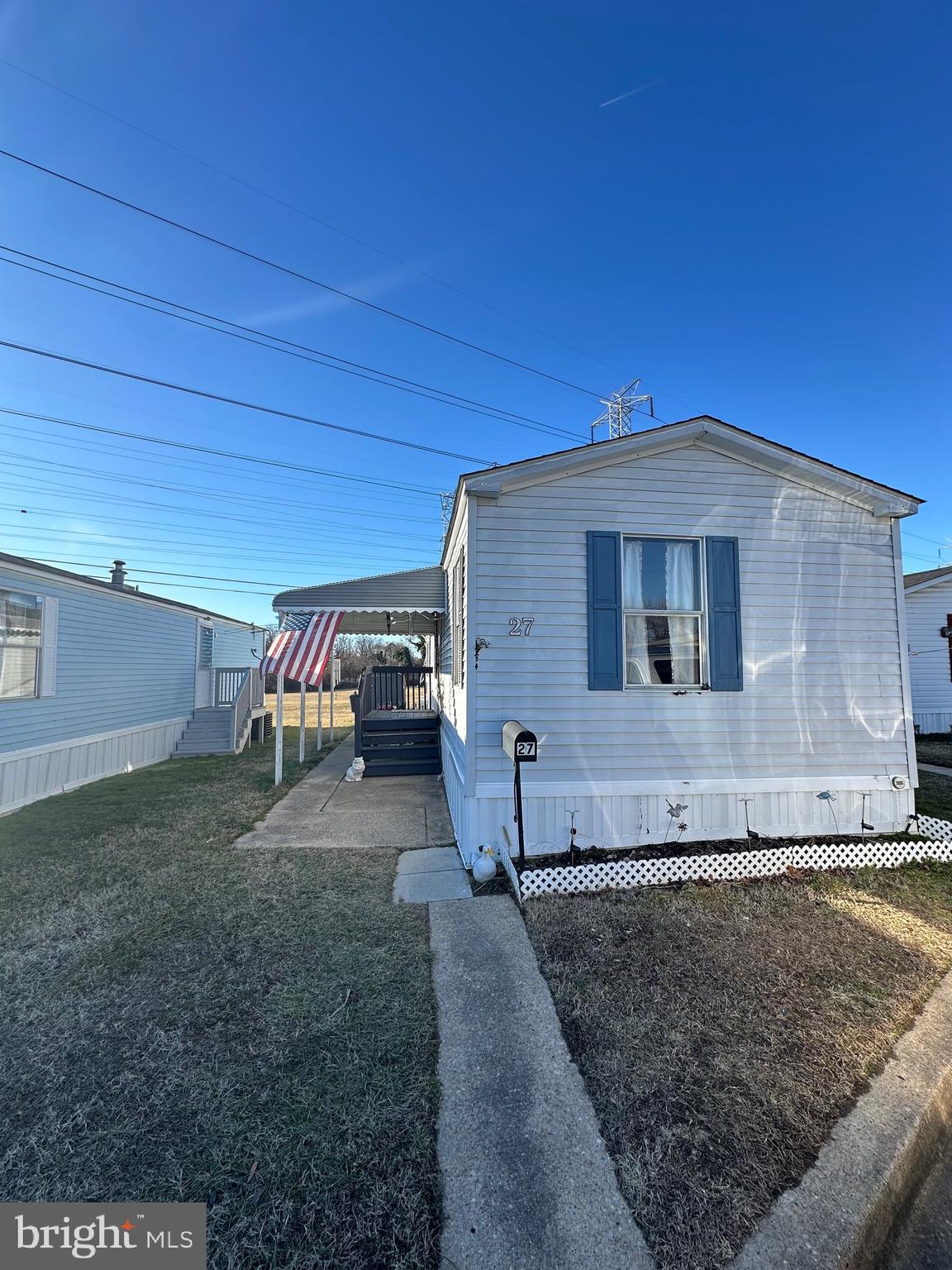 2 bedroom 2 bath home with water view . Property is move in ready. Property is being sold AS IS, INSPECTIONS ARE FOR INFORMATIONAL USE ONLY. SELLERS WILL NOT MAKE ANY REPAIRS