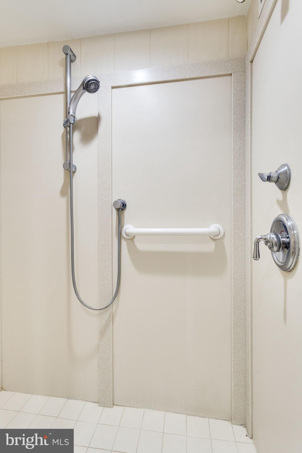 TOWER VILLAS - Residential