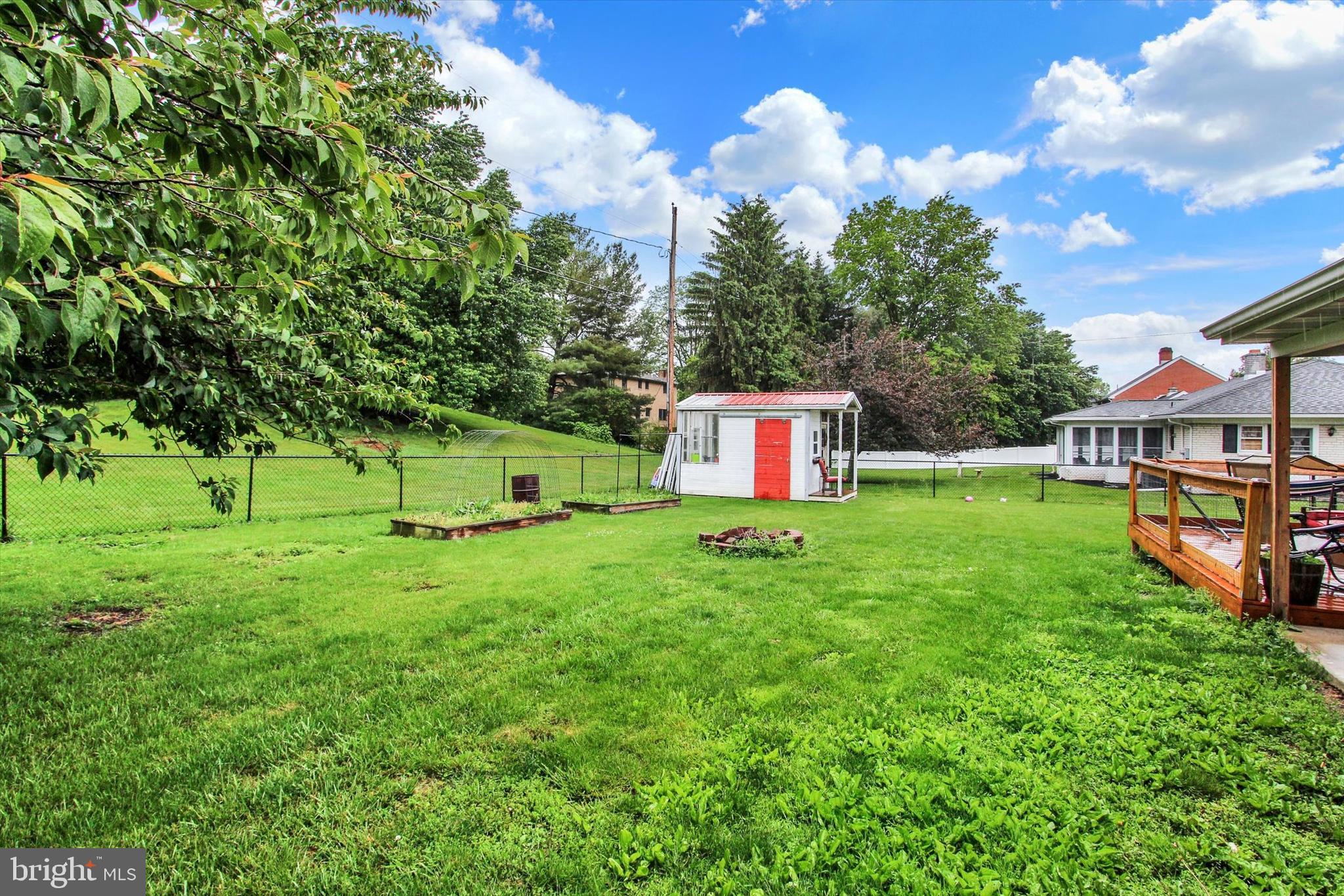 MEADOWBROOK - Residential