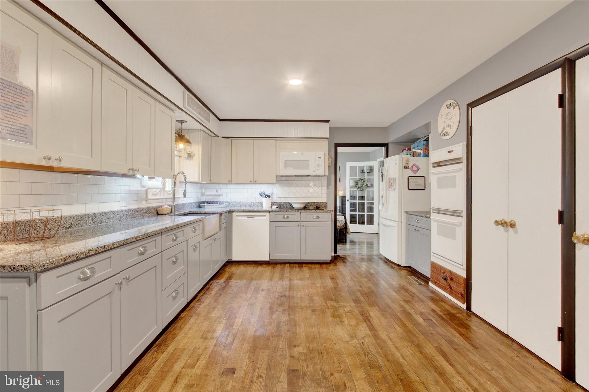 MEADOWBROOK - Residential