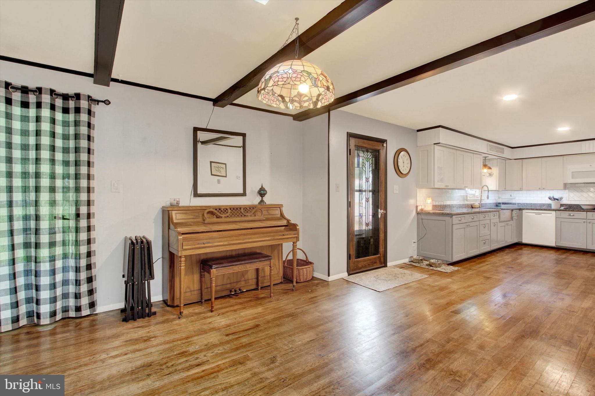 MEADOWBROOK - Residential