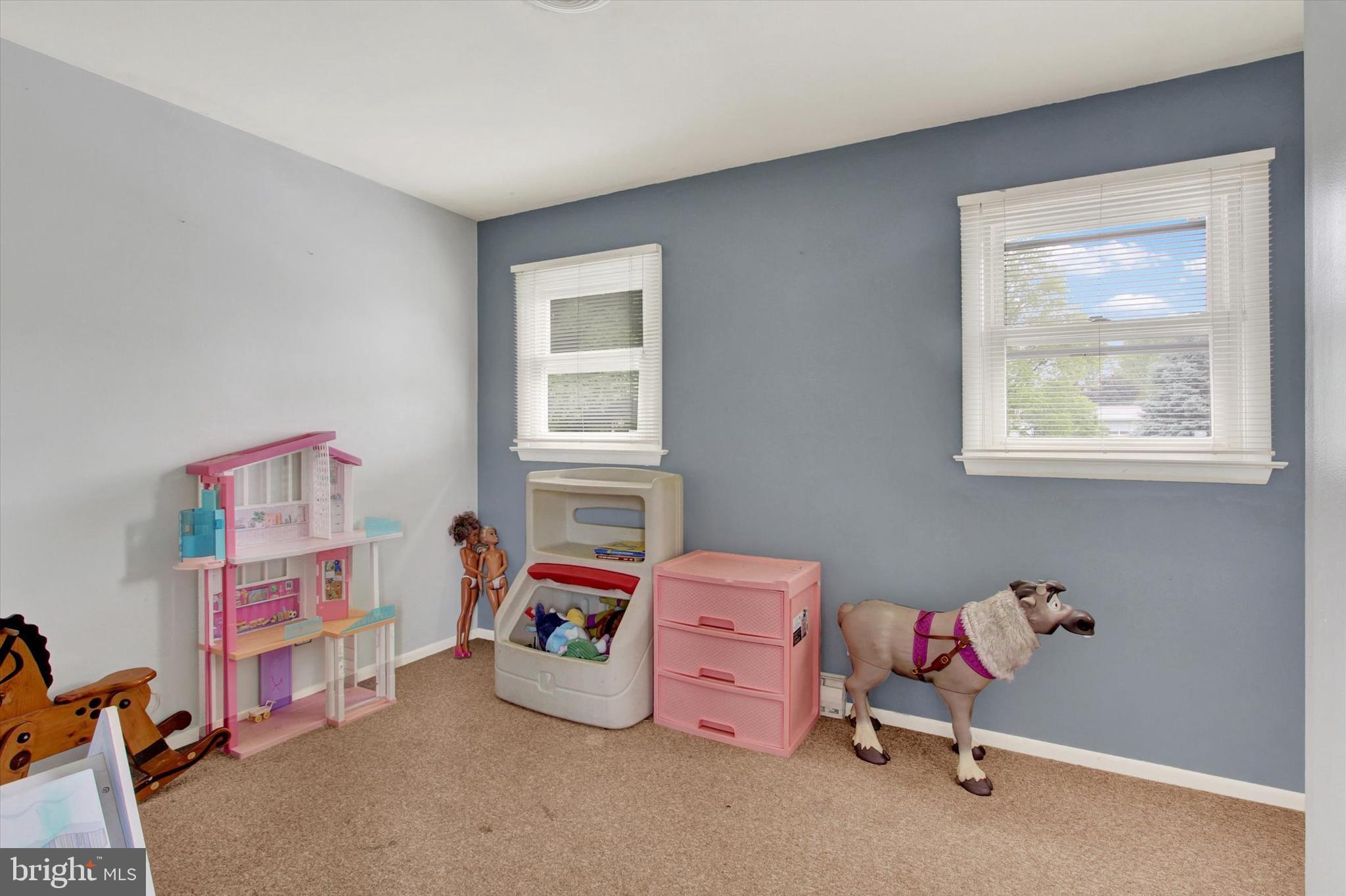 MEADOWBROOK - Residential