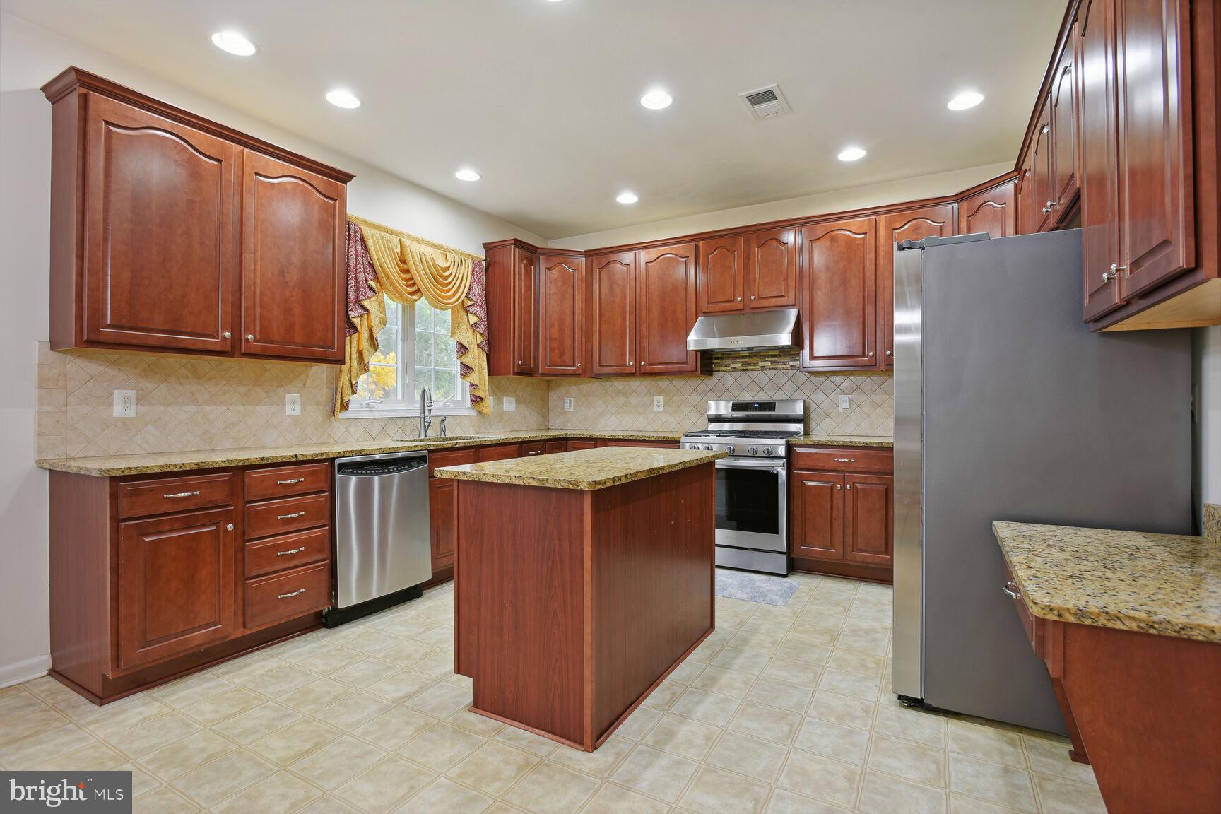 SOUTH RIDING - Residential