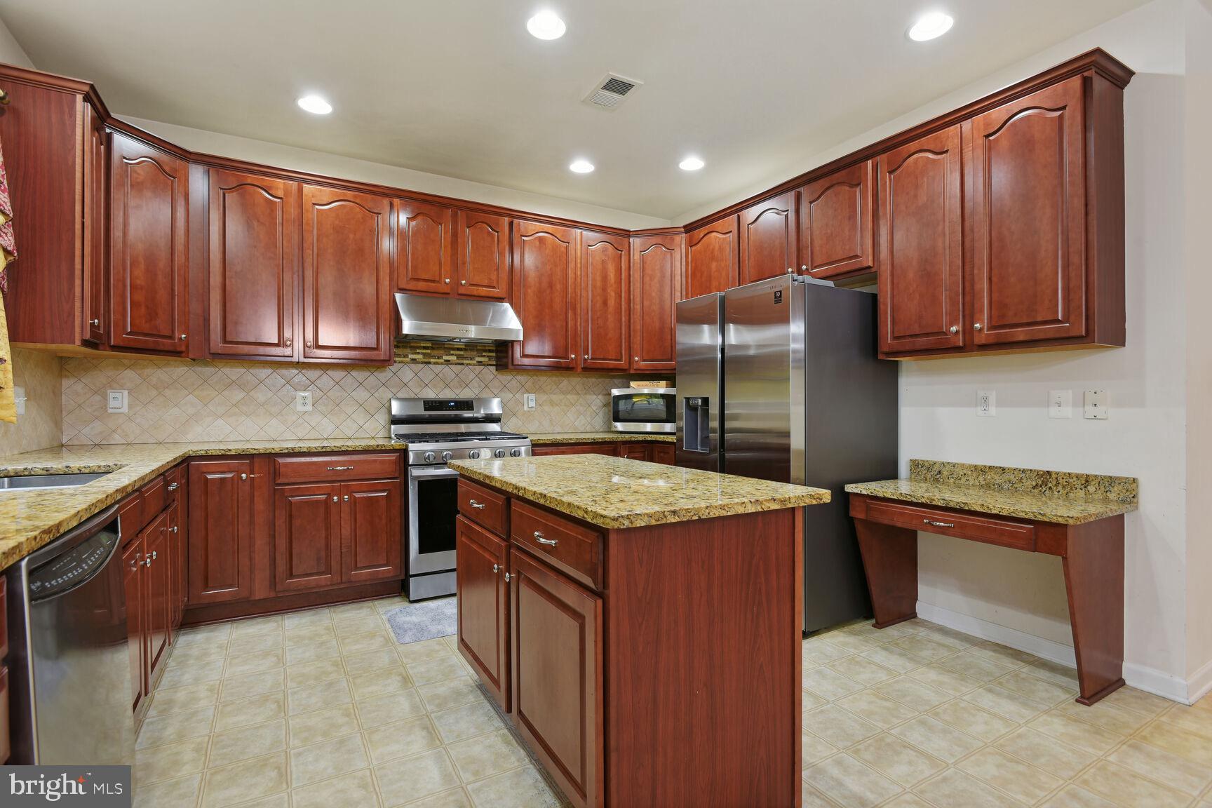 SOUTH RIDING - Residential