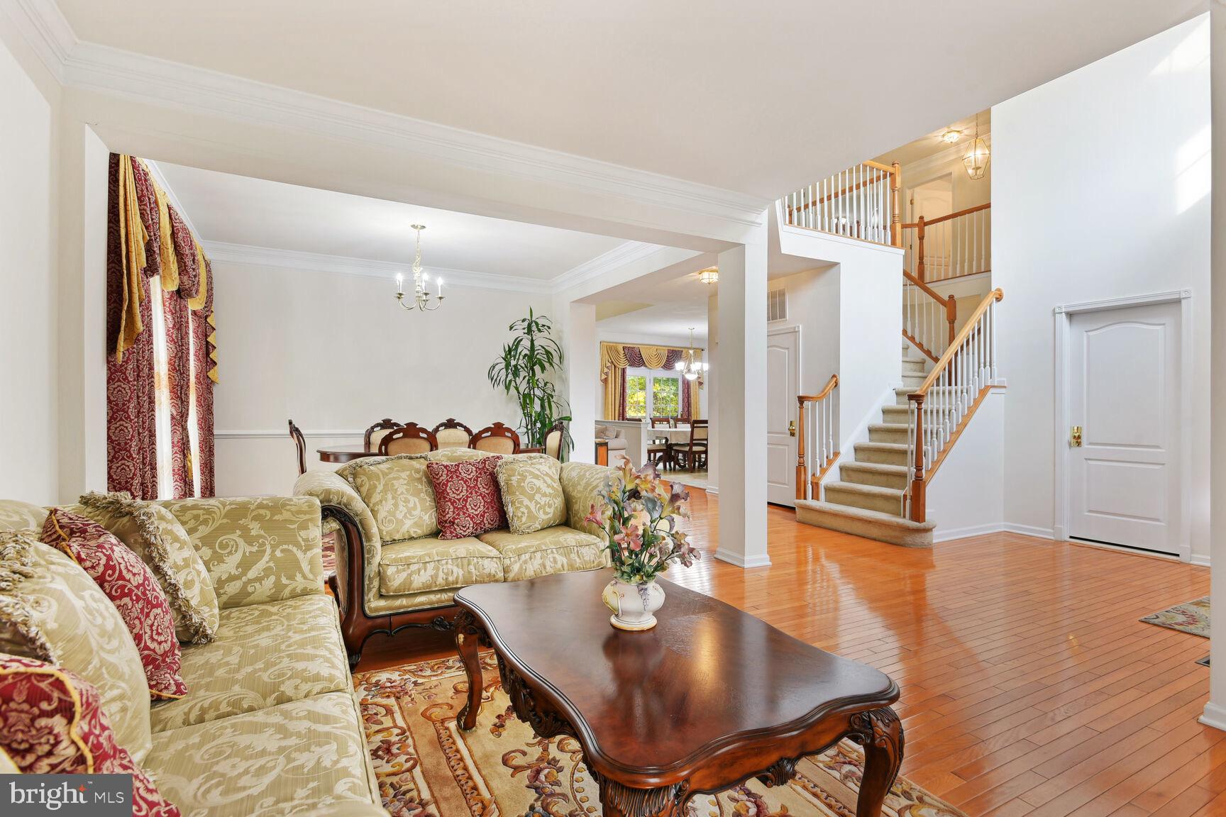 SOUTH RIDING - Residential