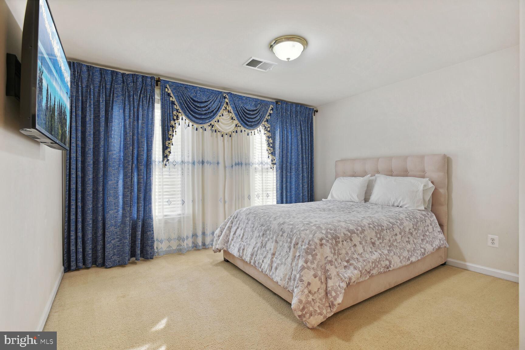 SOUTH RIDING - Residential