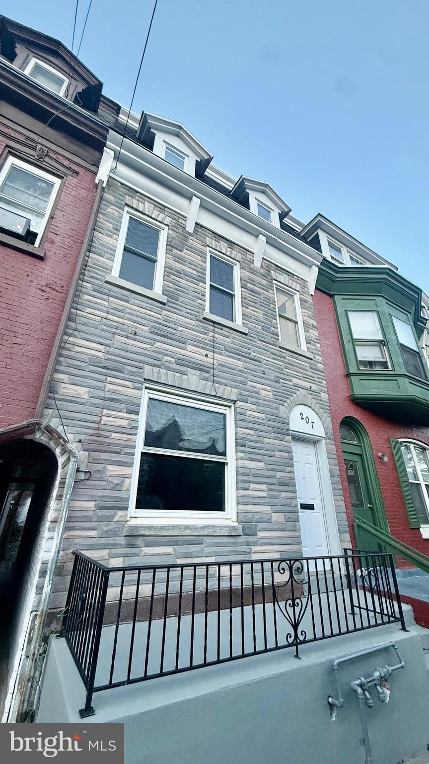 207 N 10TH STREET