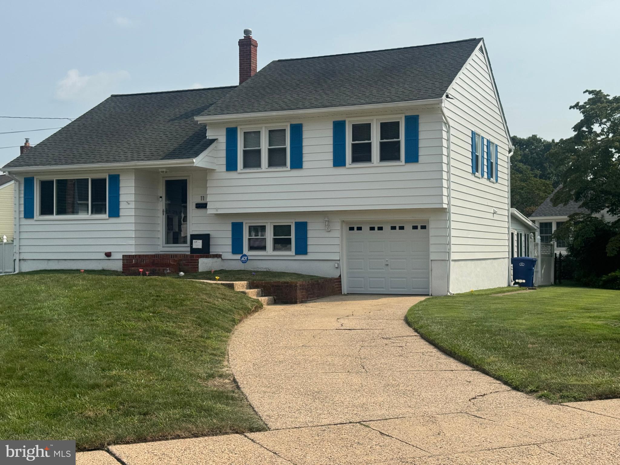 11 MANOR TERRACE