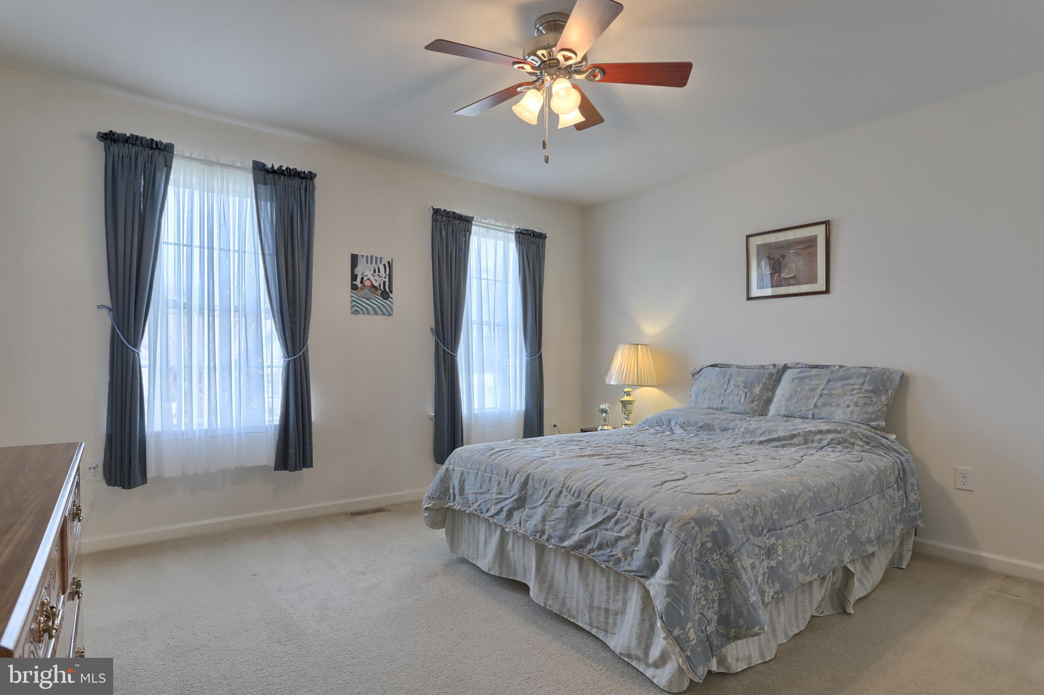 KENDALE OAKS - Residential