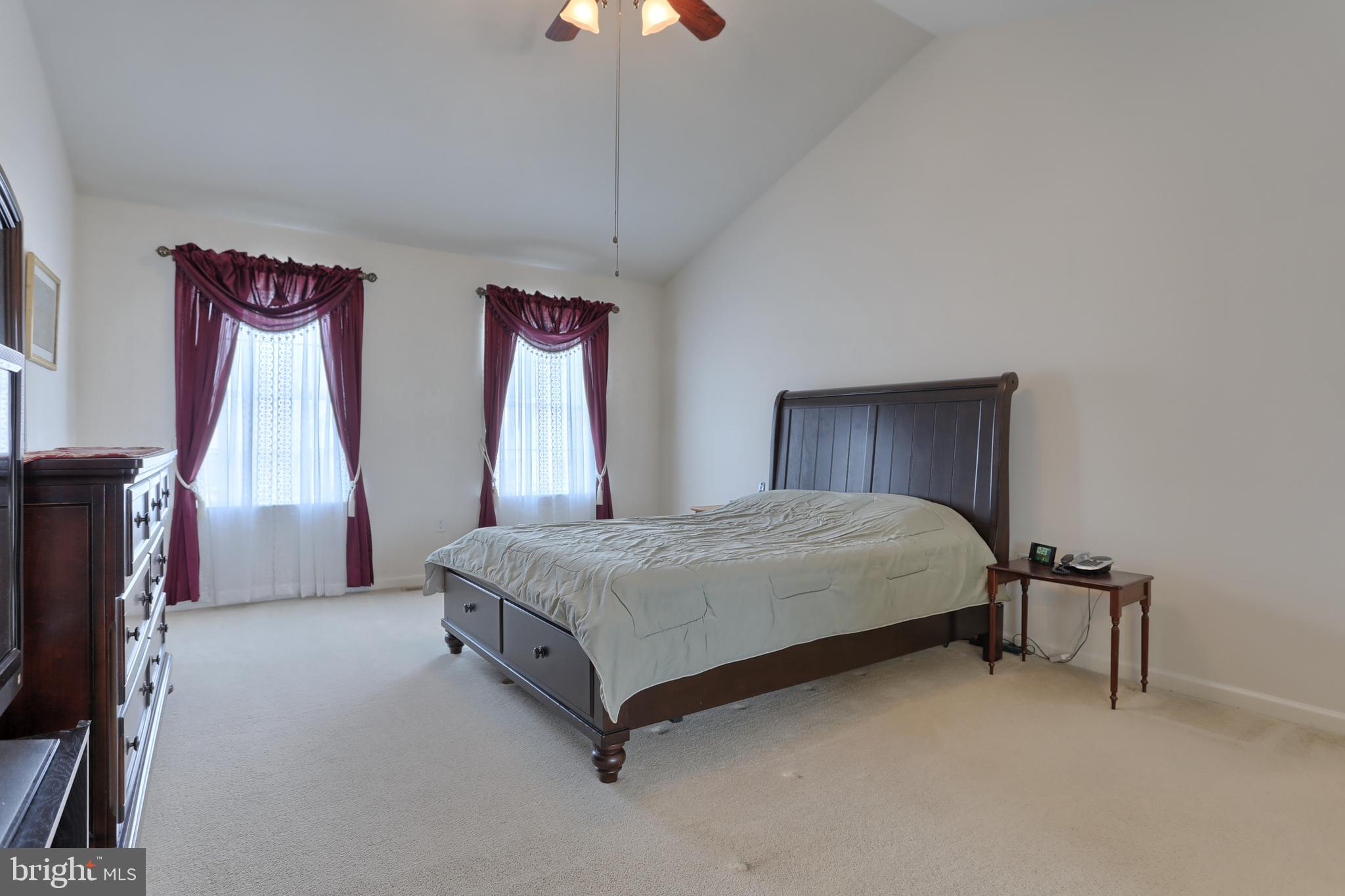 KENDALE OAKS - Residential