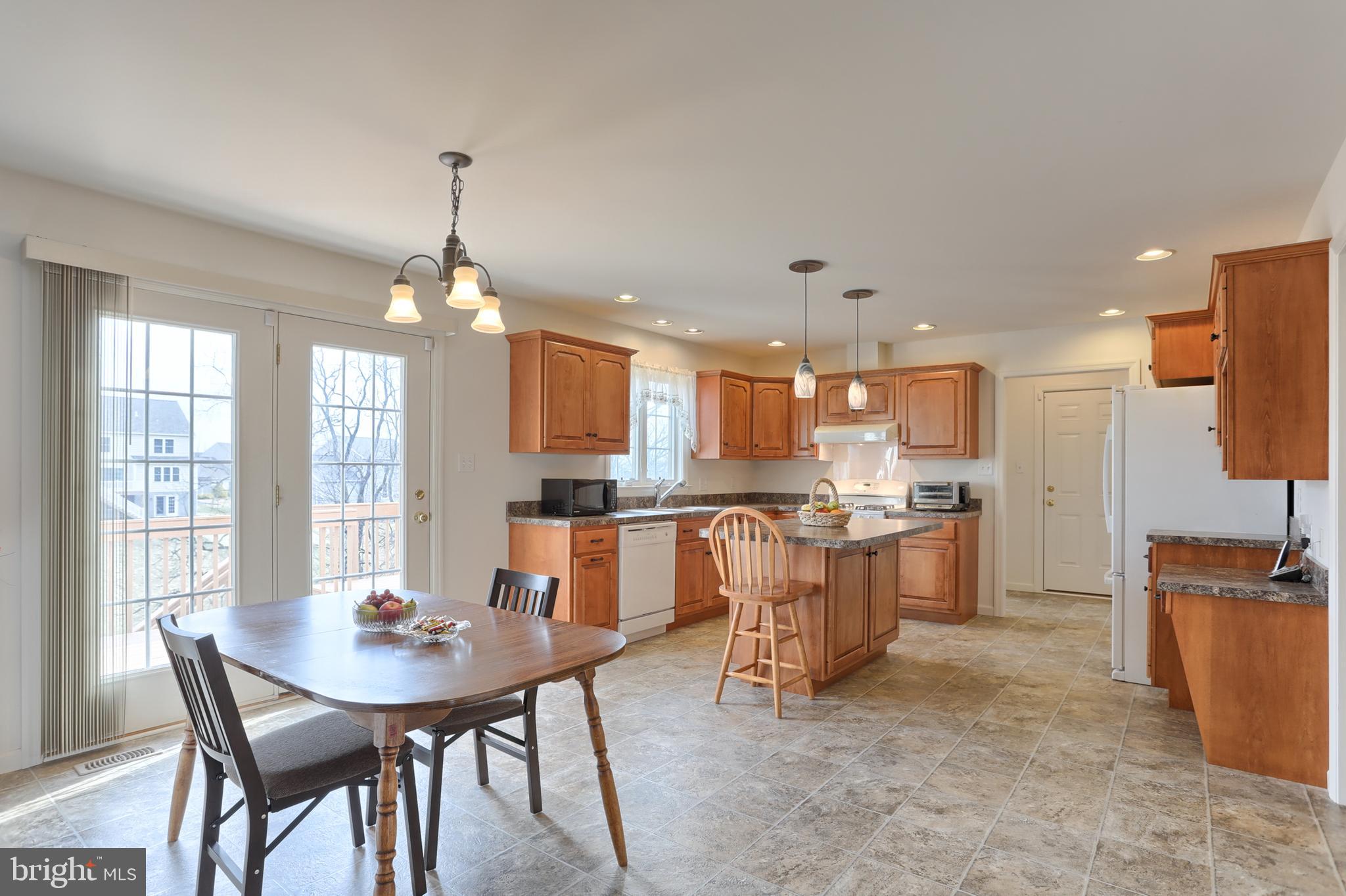 KENDALE OAKS - Residential