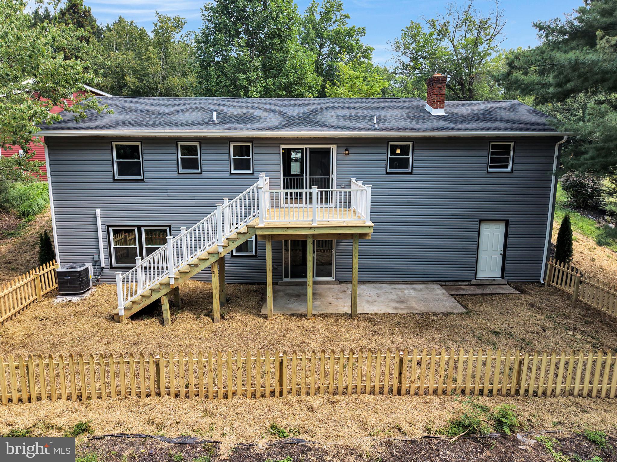 519 LAVINA DRIVE