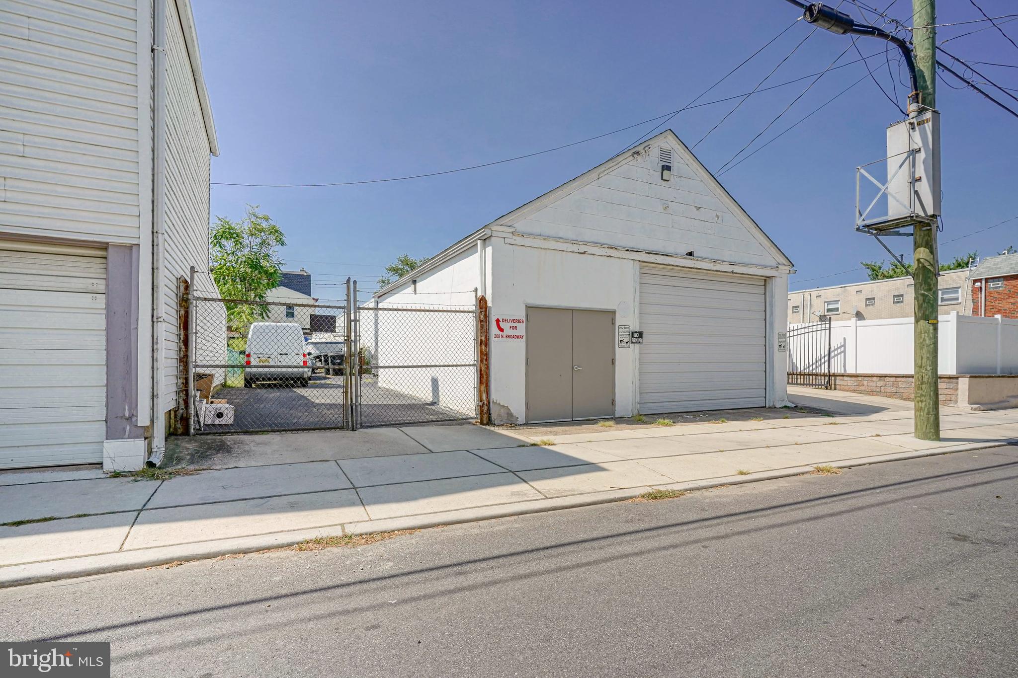 208 N BROADWAY